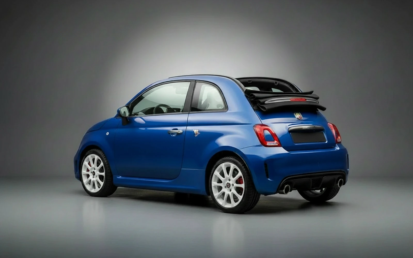 Abarth 595 Competizione Blue 2021 — interior dashboard