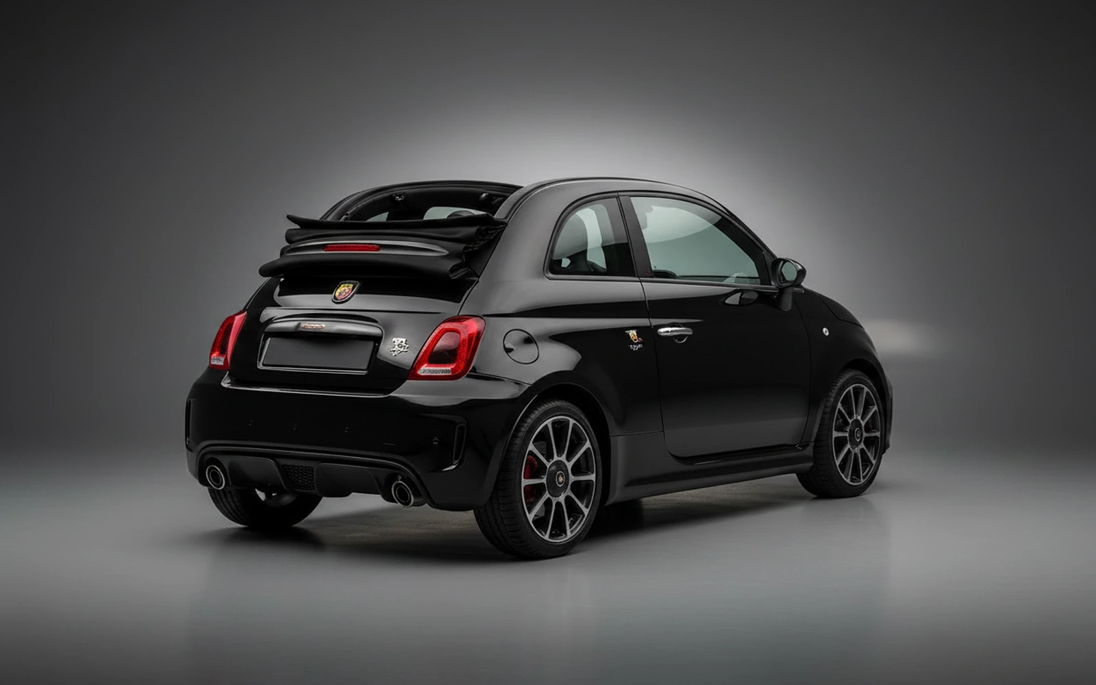 Abarth 695 Turismo Black 2023 — interior dashboard