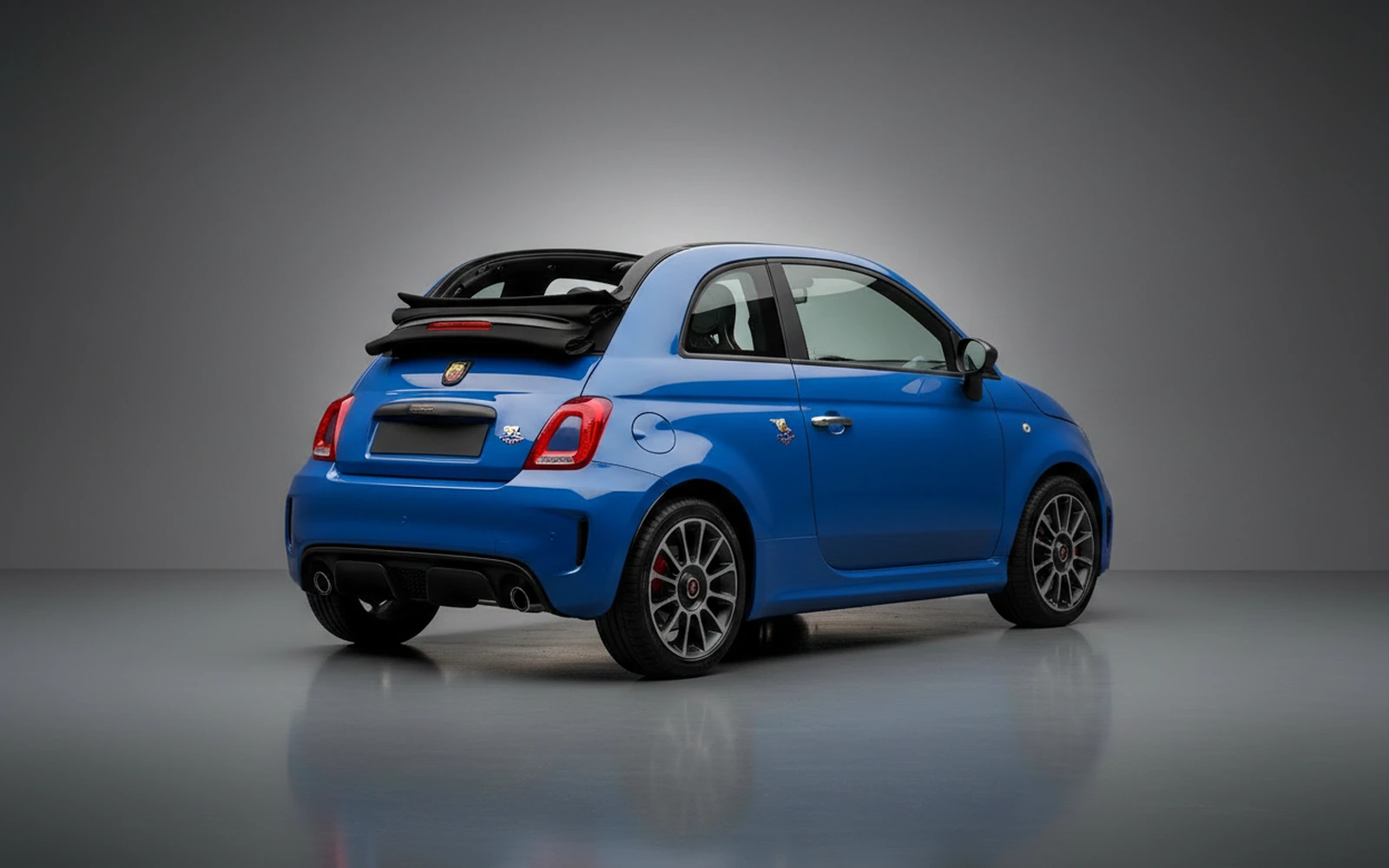 Abarth 695 Turismo Blue 2023 — interior dashboard