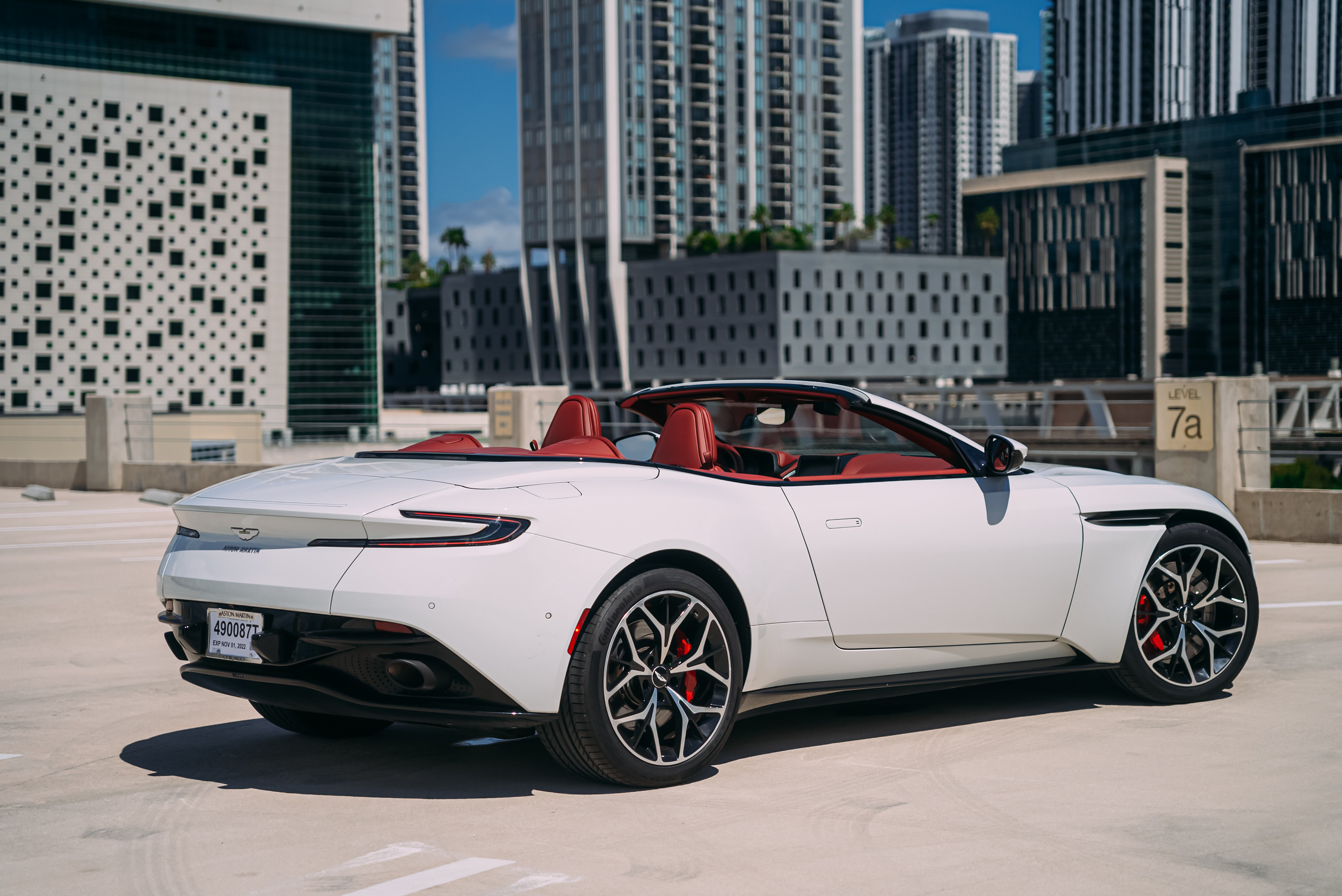 Aston Martin DB11 Silver 2019 — photo 13