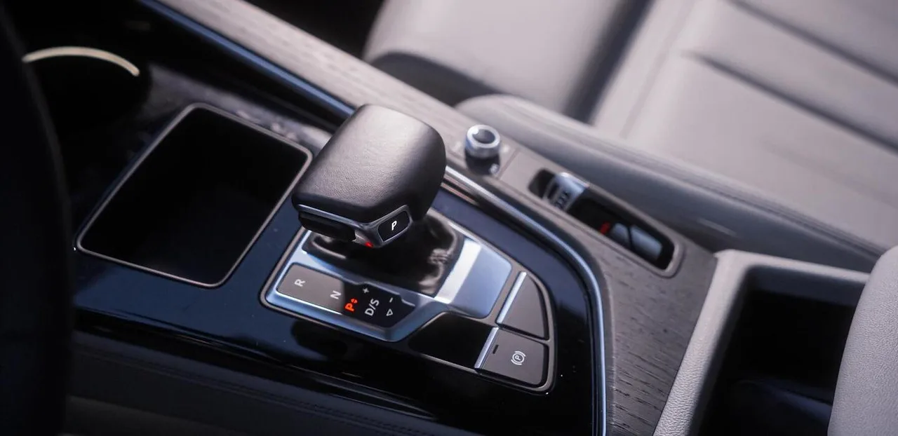 Audi A4 Grey 2023 — photo 12
