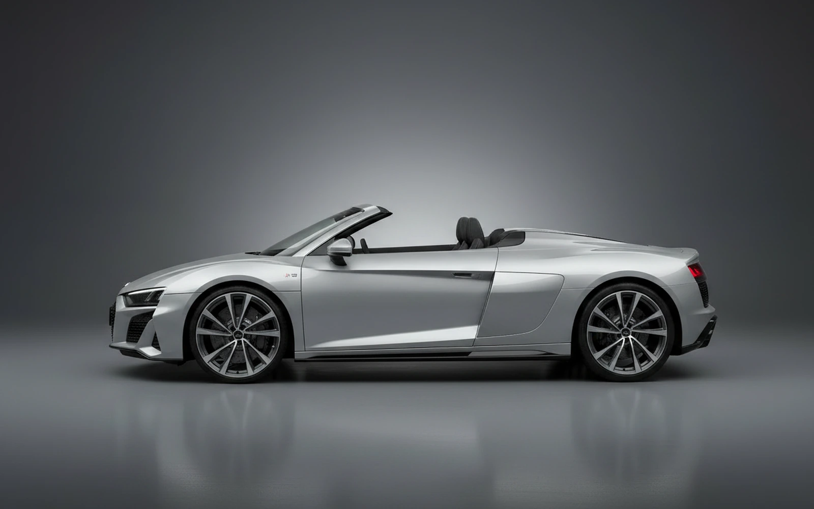 Audi R8 Spyder Silver 2022 — exterior rear view
