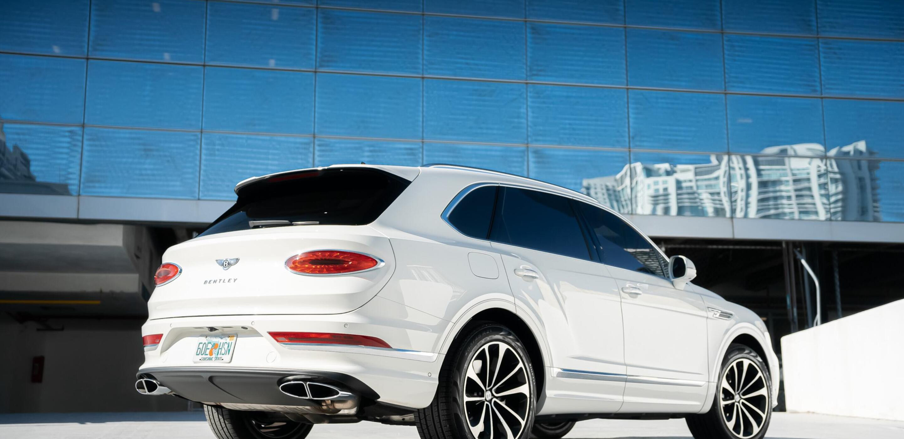 Bentley Bentayga Grey 2023 — exterior side view