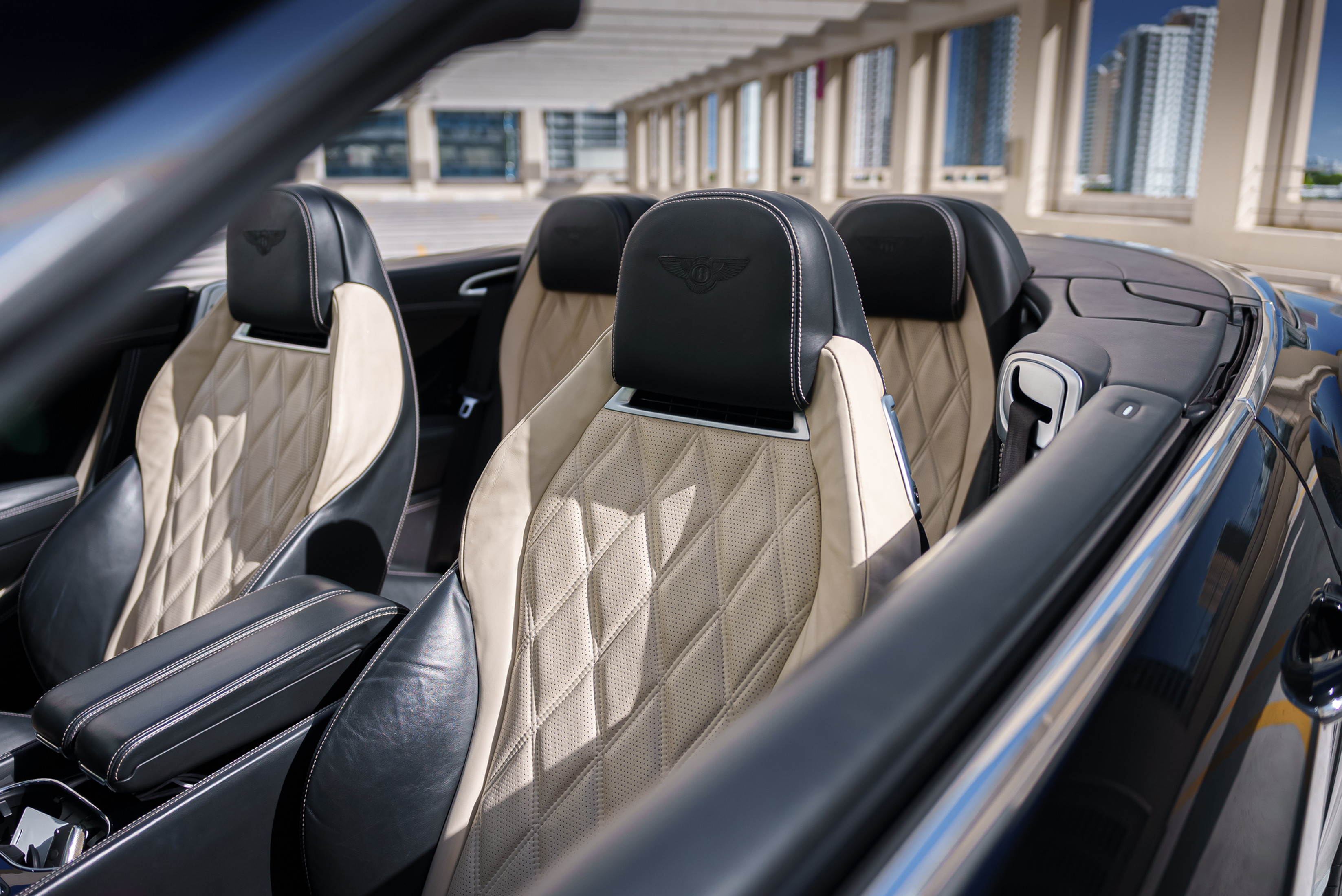 Bentley Continental GTC Black — exterior side view