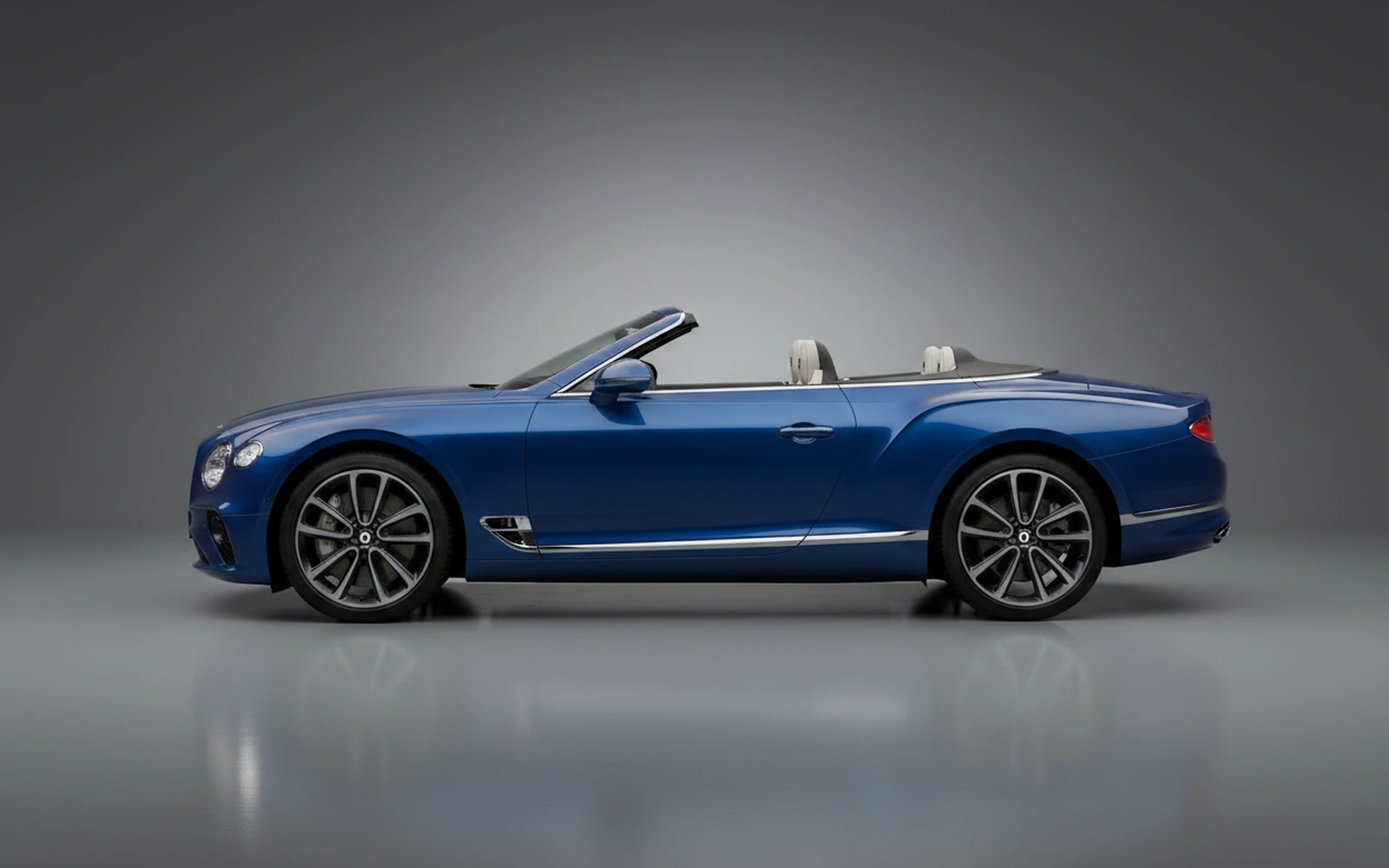 Bentley Continental GTC Blue 2022 — exterior rear view