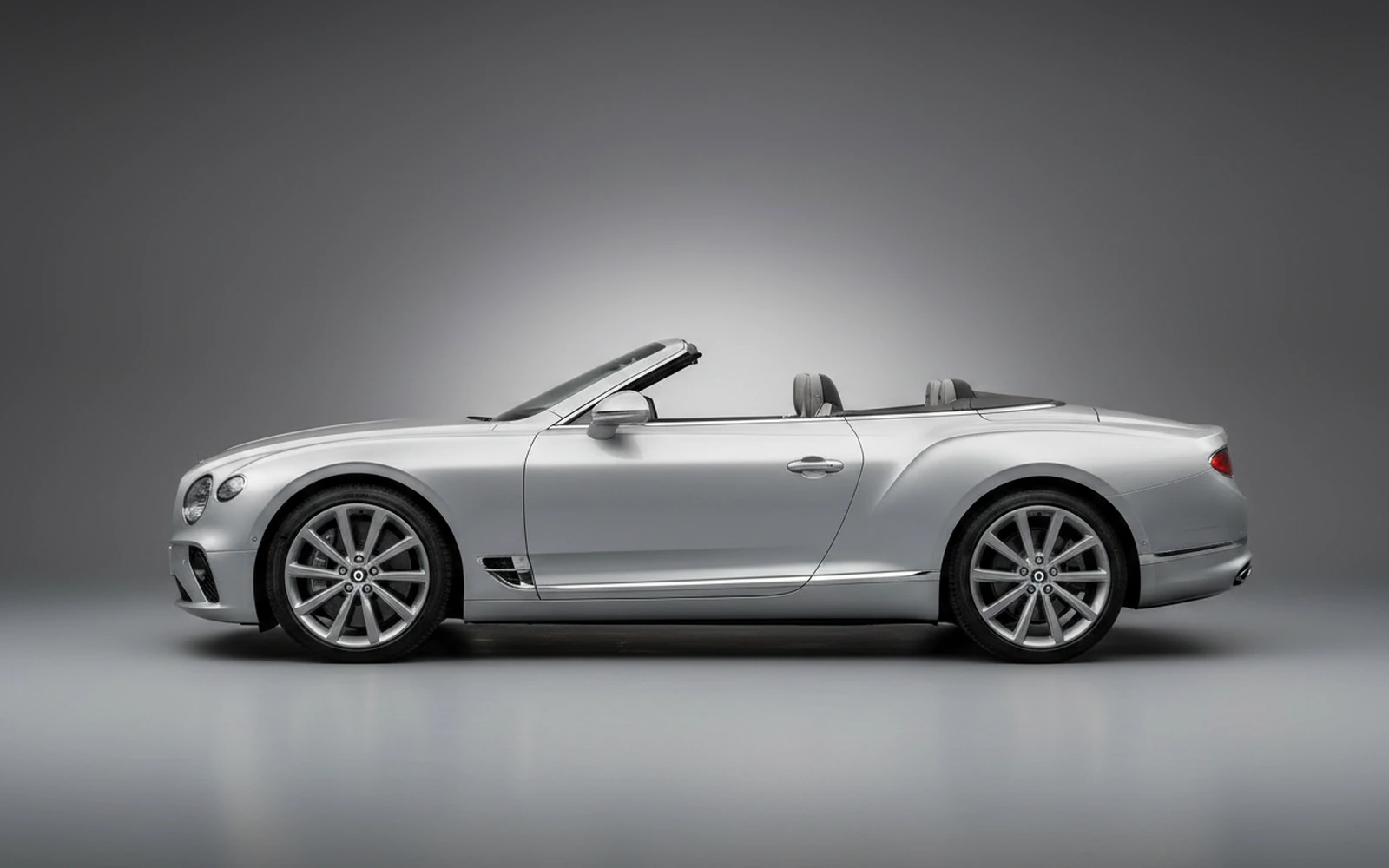 Bentley Continental GTC Plata 2022 — exterior rear view