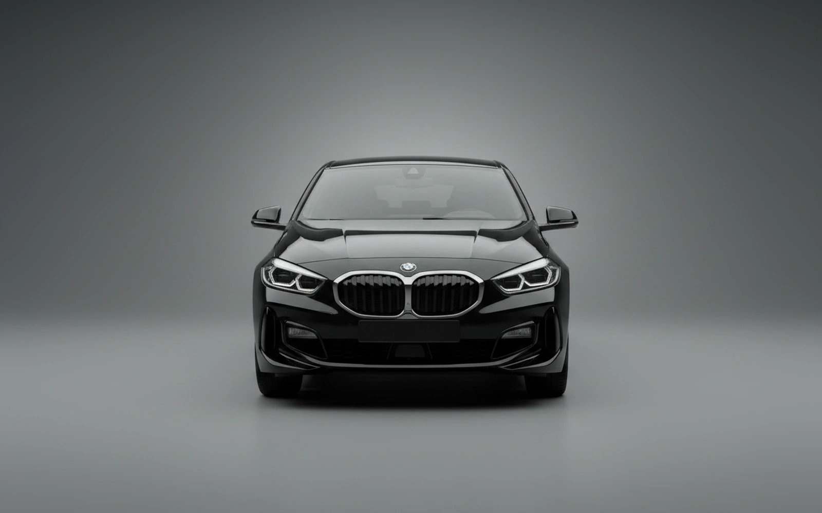 BMW 118i Black 2025 — exterior side view