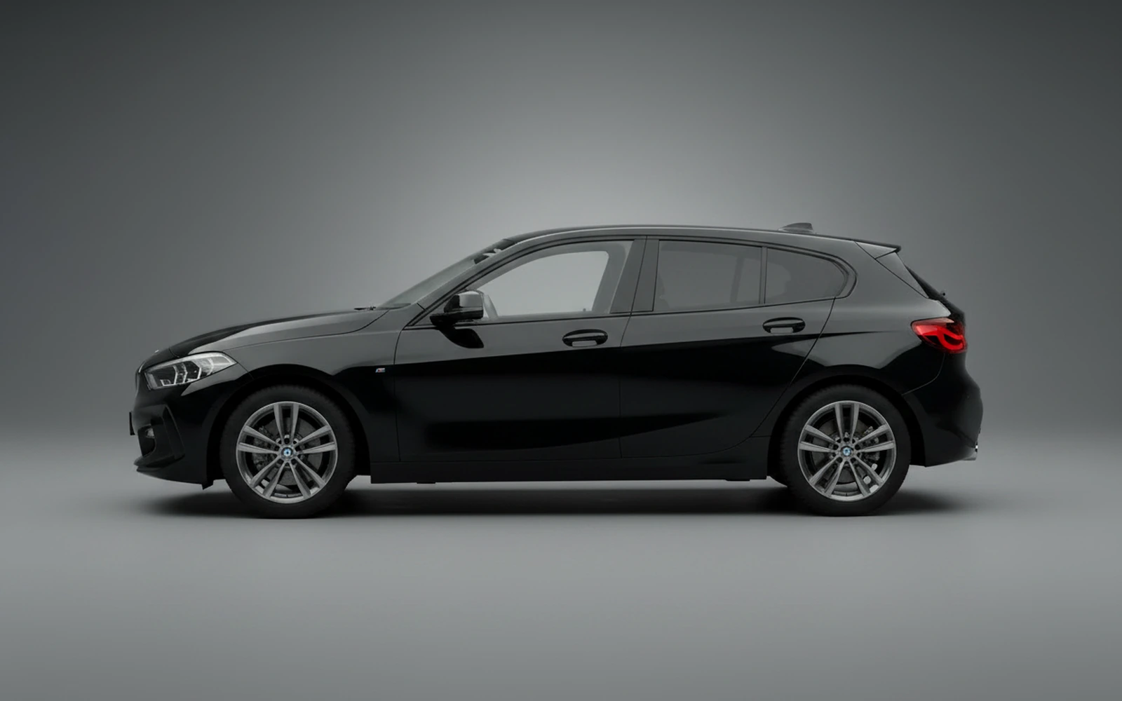BMW 118i Black 2025 — exterior rear view