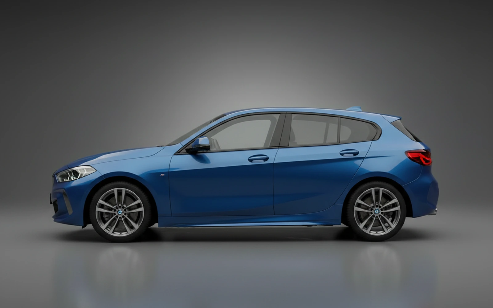 BMW 118i Blue 2025 — exterior rear view