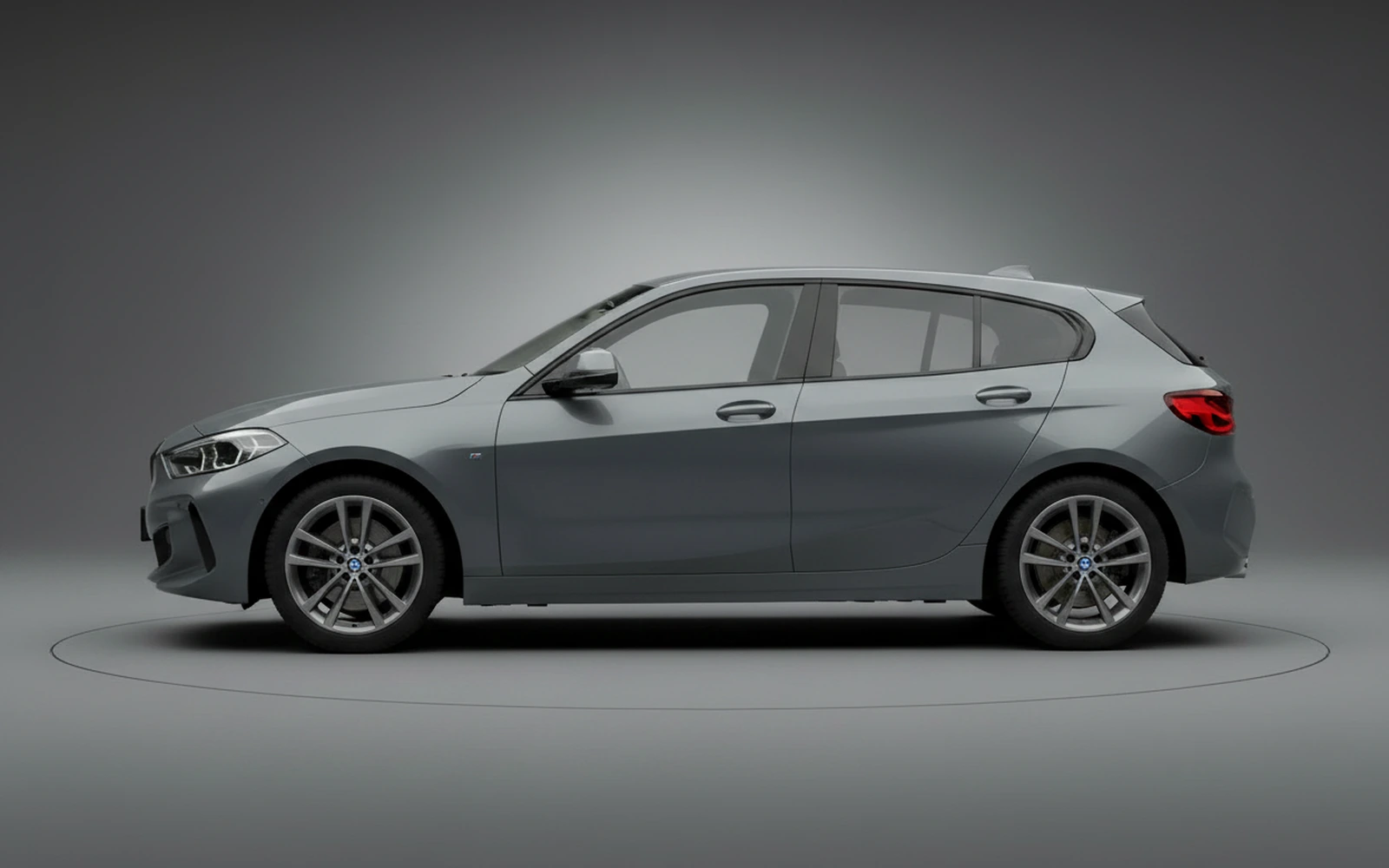 BMW 118i Gris 2025 — exterior rear view