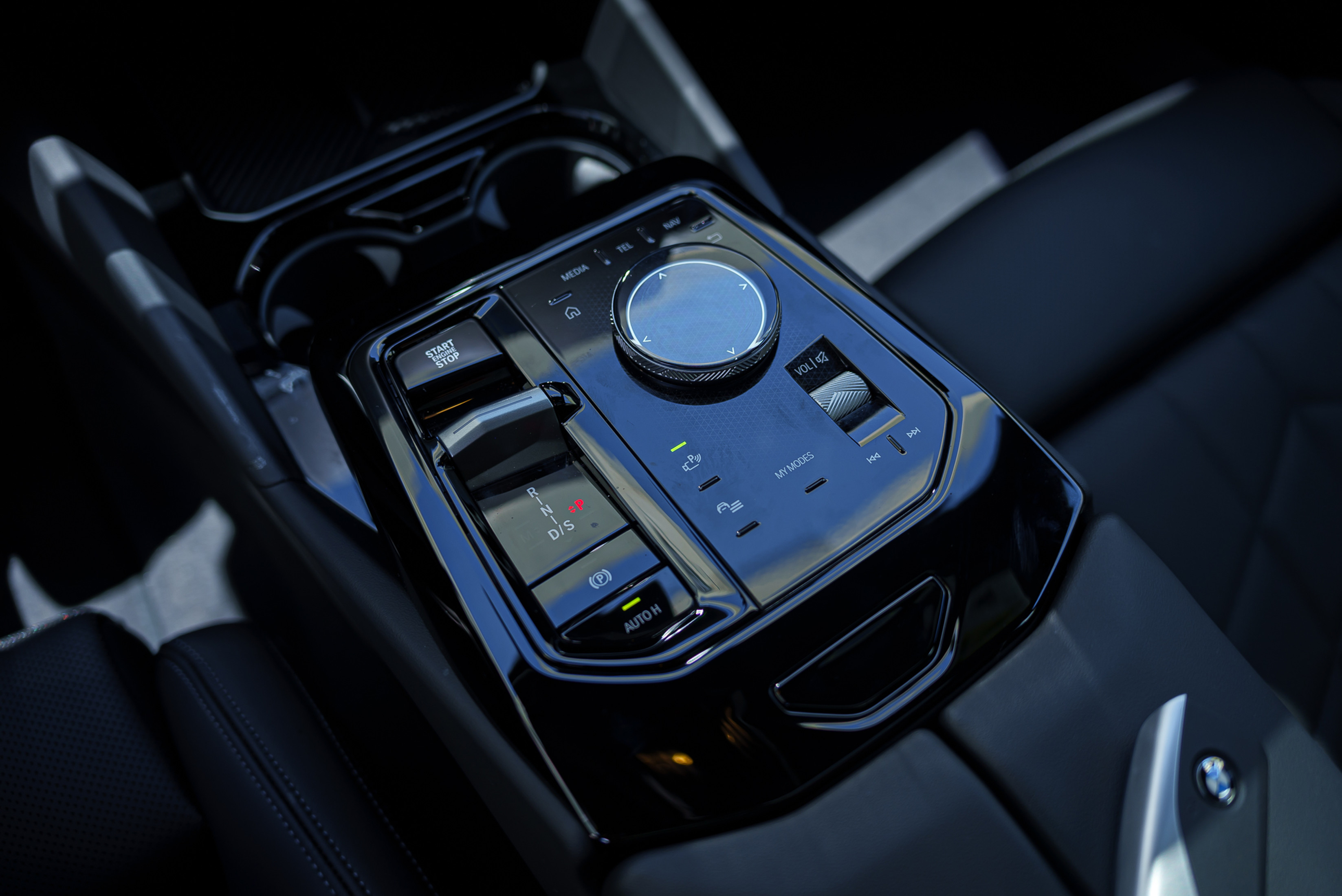 BMW 5 Series Black — photo 6