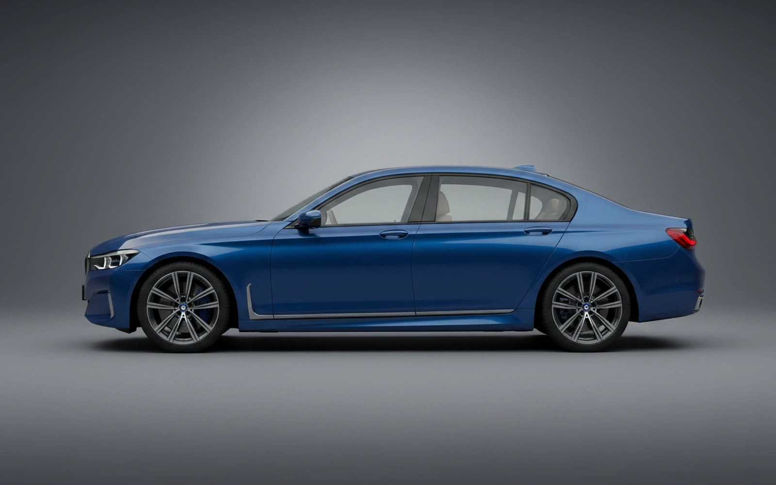 BMW 740 M Sport Azul 2022 — exterior rear view