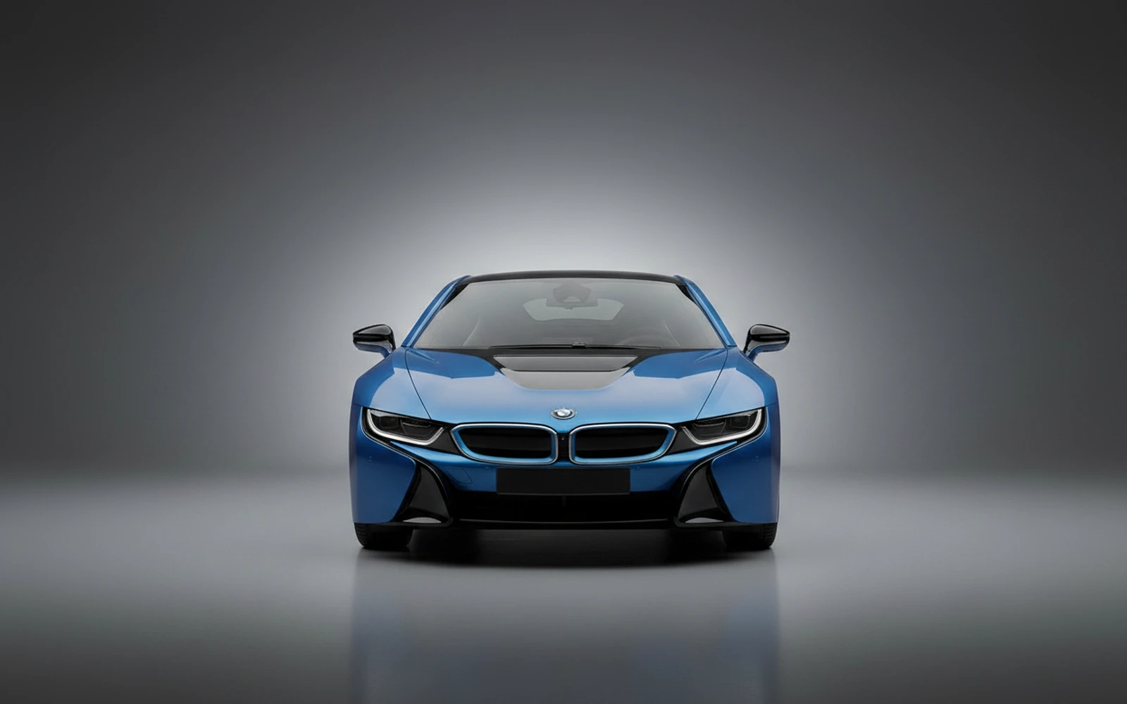 BMW i8 Azul 2022 — exterior side view