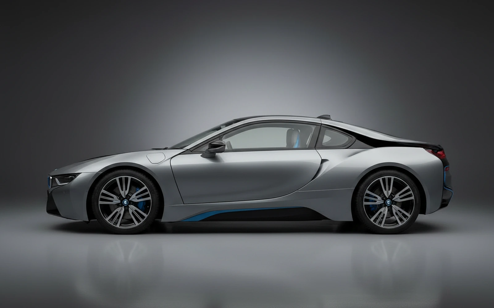 BMW i8 Gris 2022 — exterior rear view