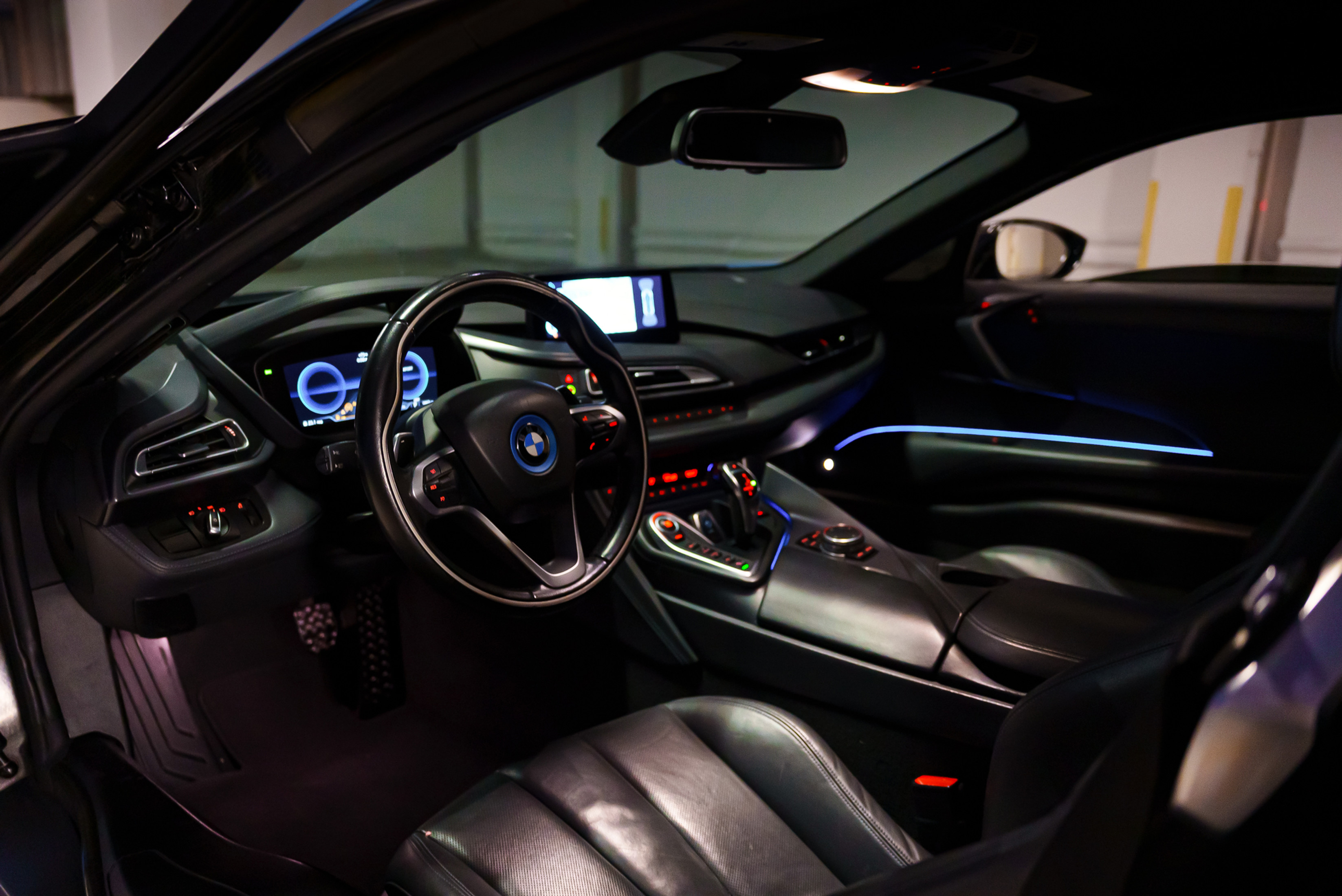 BMW i8 White — exterior rear view