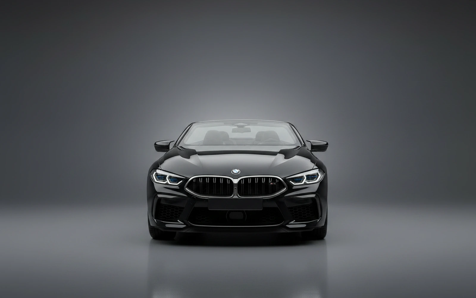 BMW M8 Competition Convertible Negro 2023 — exterior side view