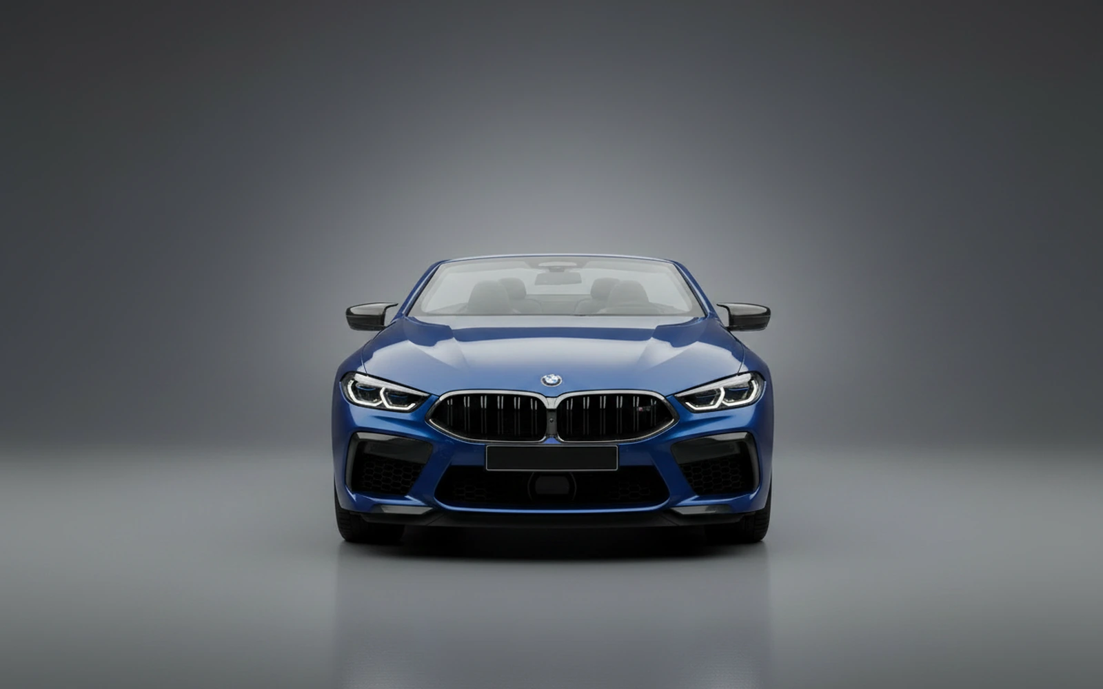 BMW M8 Competition Convertible Azul 2023 — exterior side view