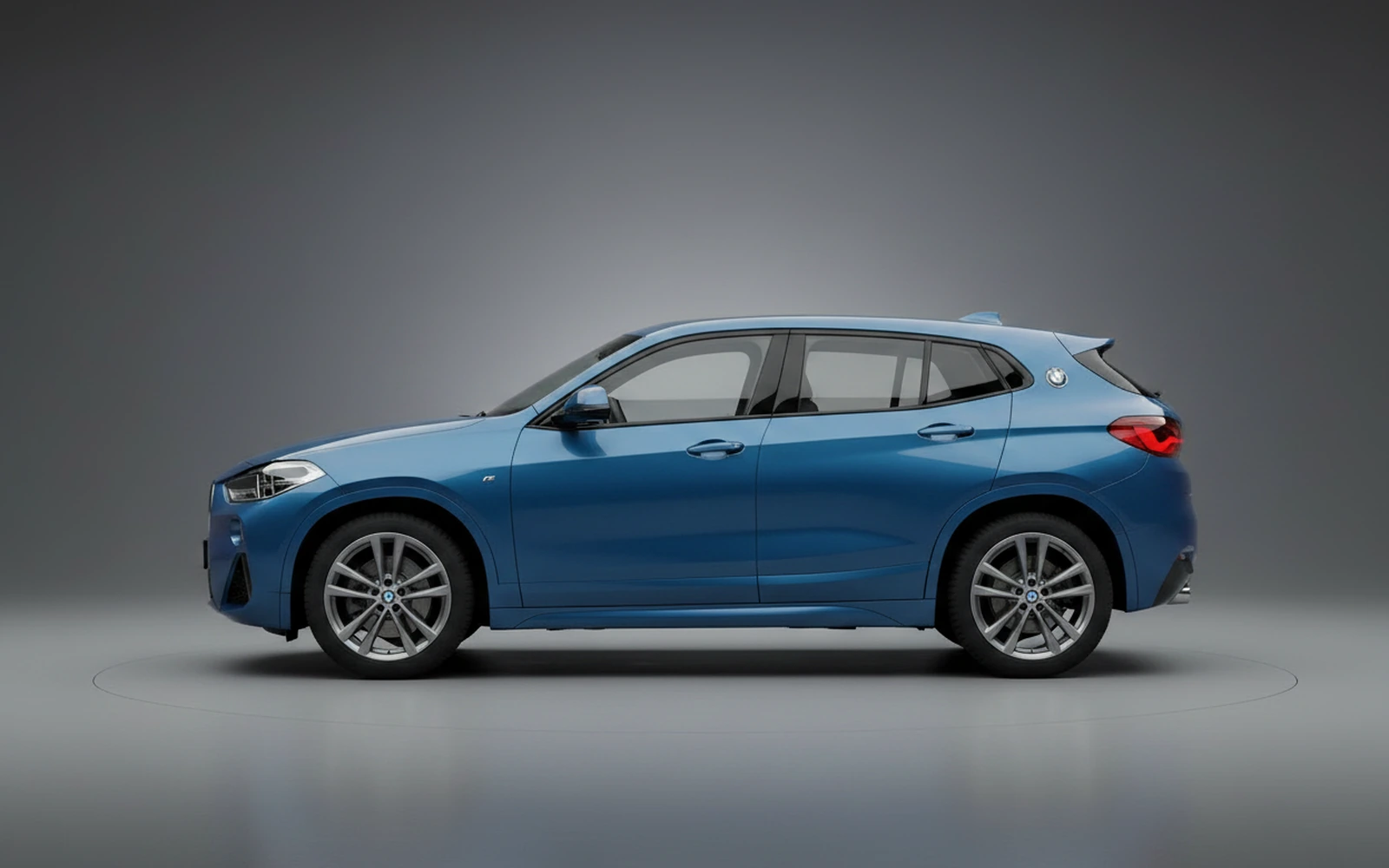 BMW X2 Azul 2026 — exterior rear view