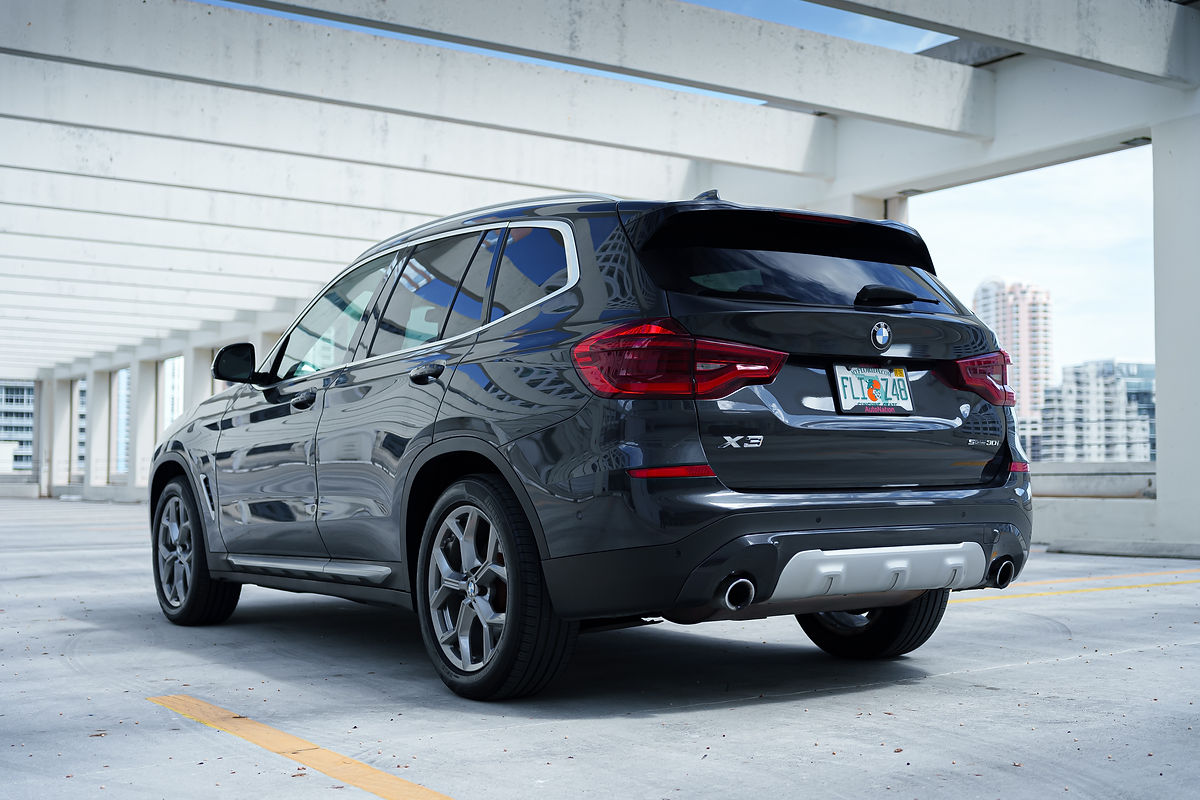 BMW X3 Gray 2022 — exterior rear view