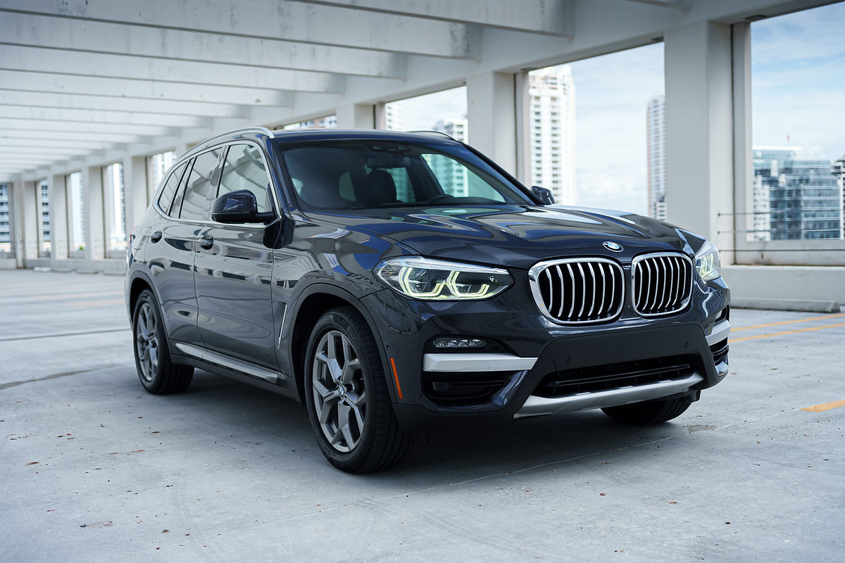 BMW X3 Gray 2022 — interior dashboard