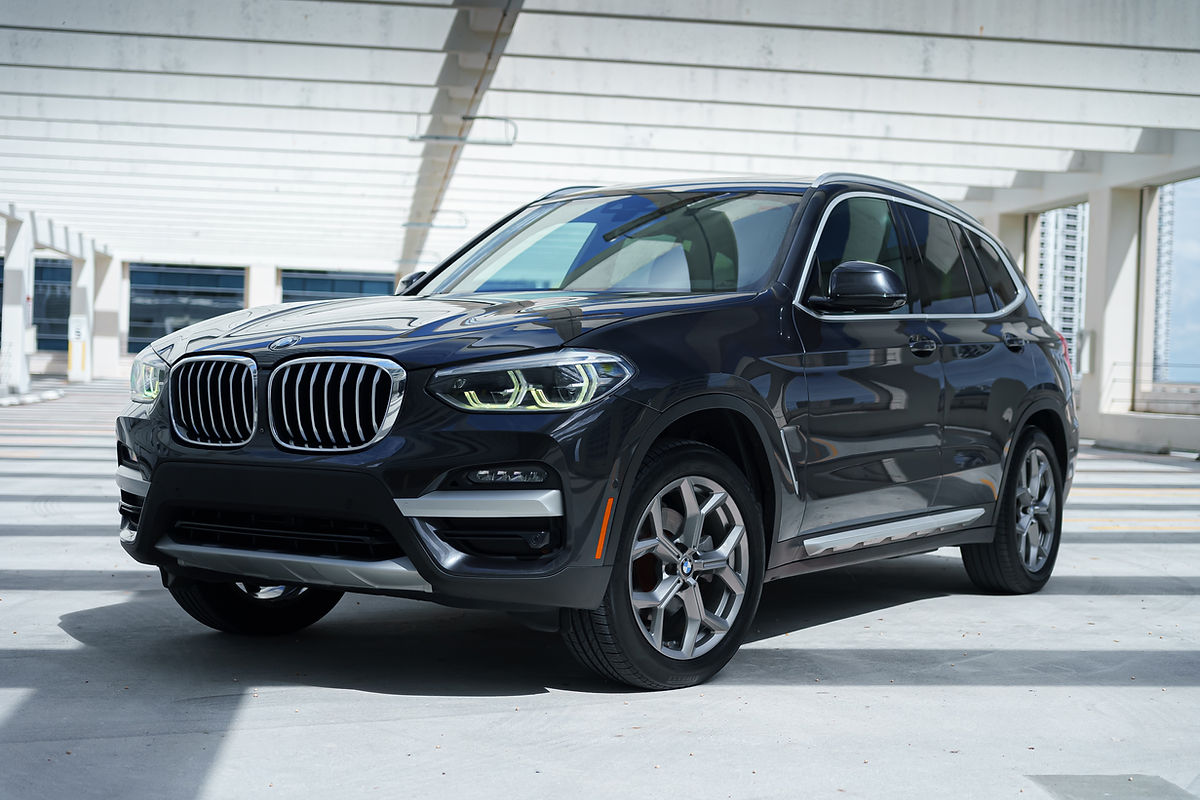 BMW X3 Gray 2022 — interior seats