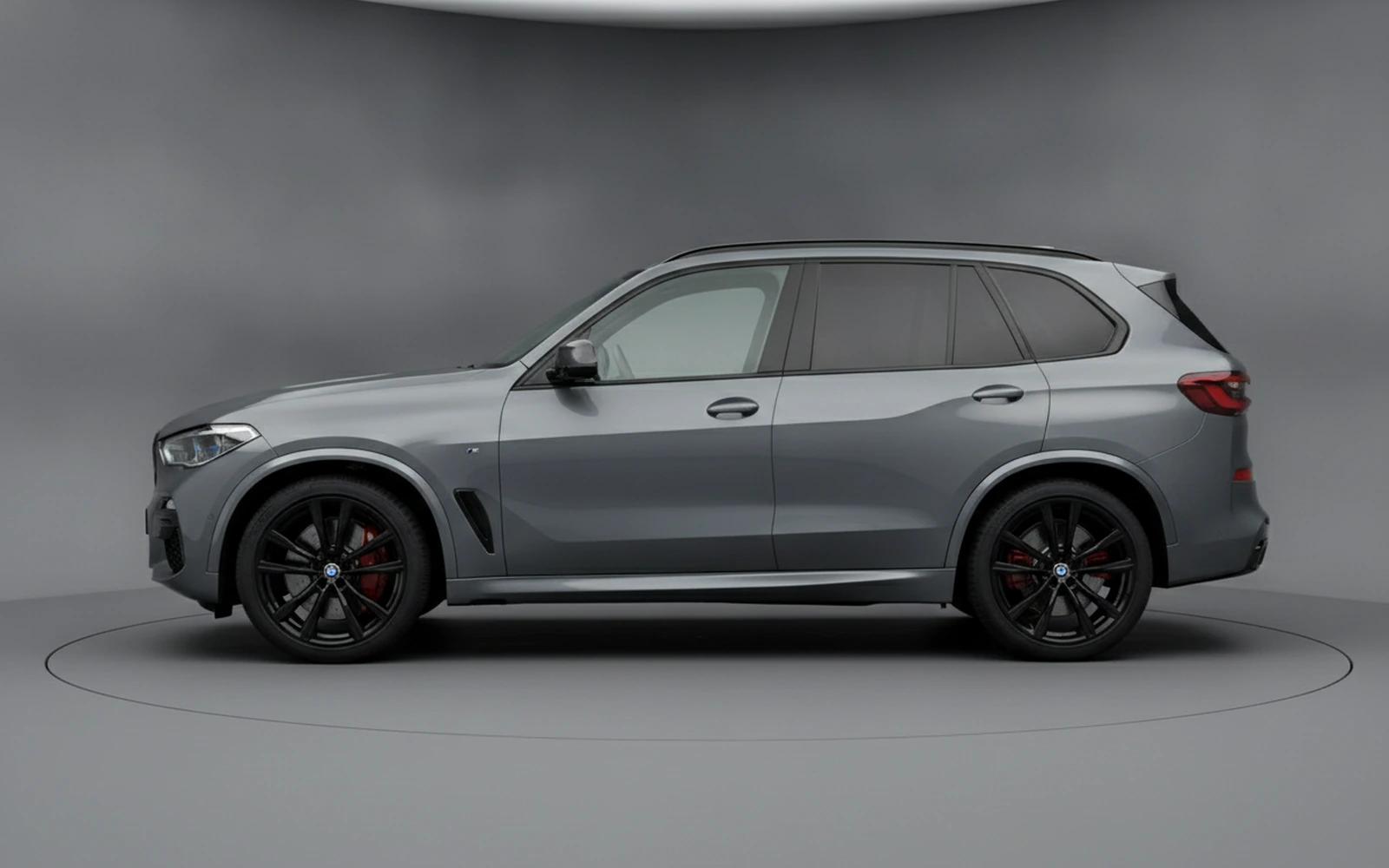 BMW X5 xDrive40i Grey 2022 — exterior rear view
