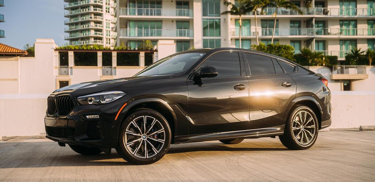 BMW X6 Black 2020 — interior dashboard
