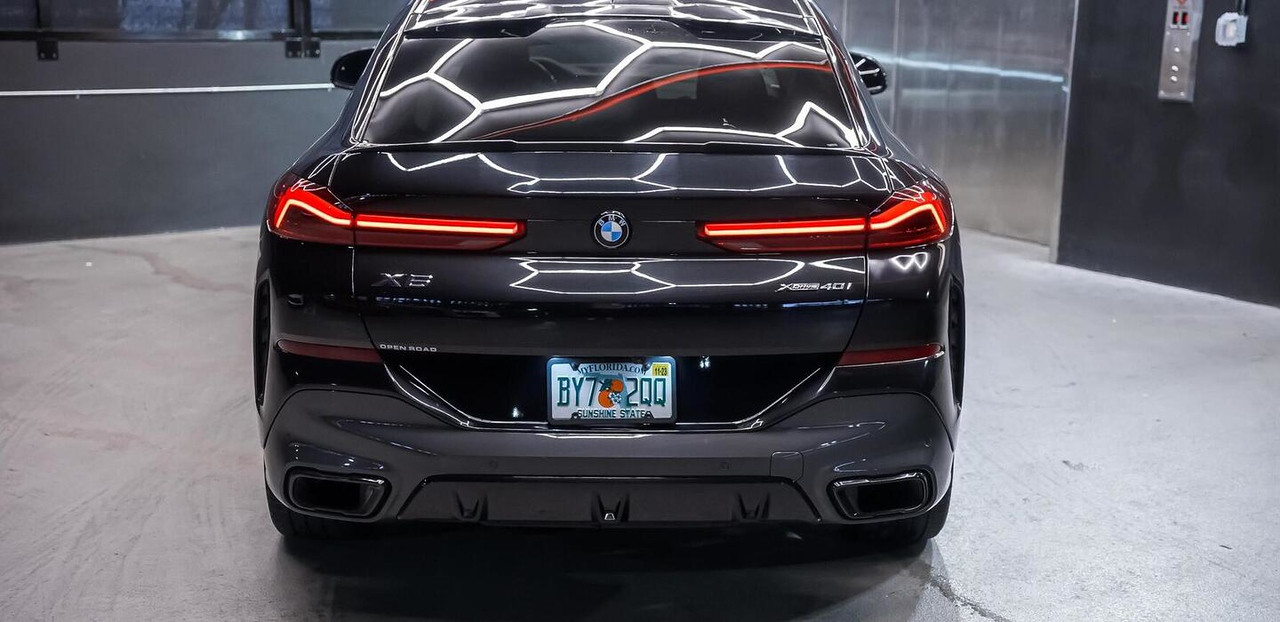 BMW X6 Black 2020 — interior seats