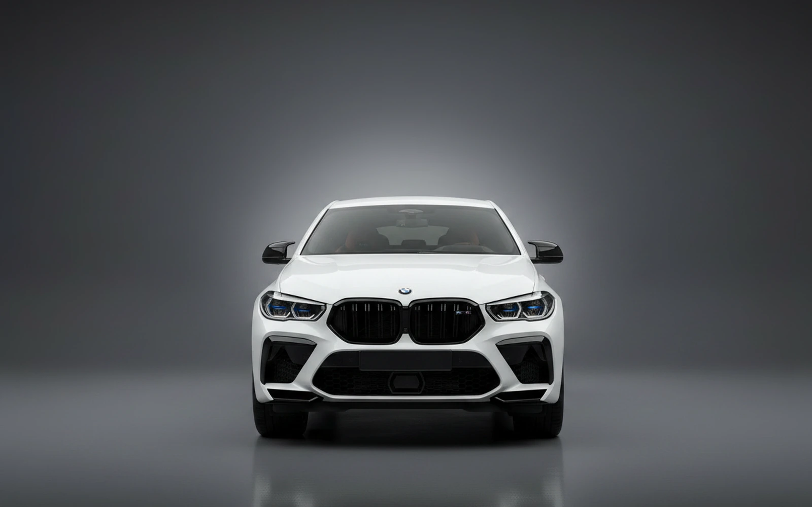 BMW X6M Competition White 2021 — exterior side view