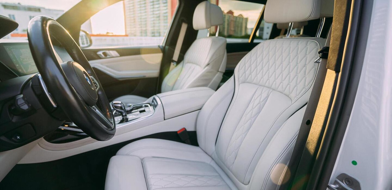 BMW X7 Black — interior dashboard