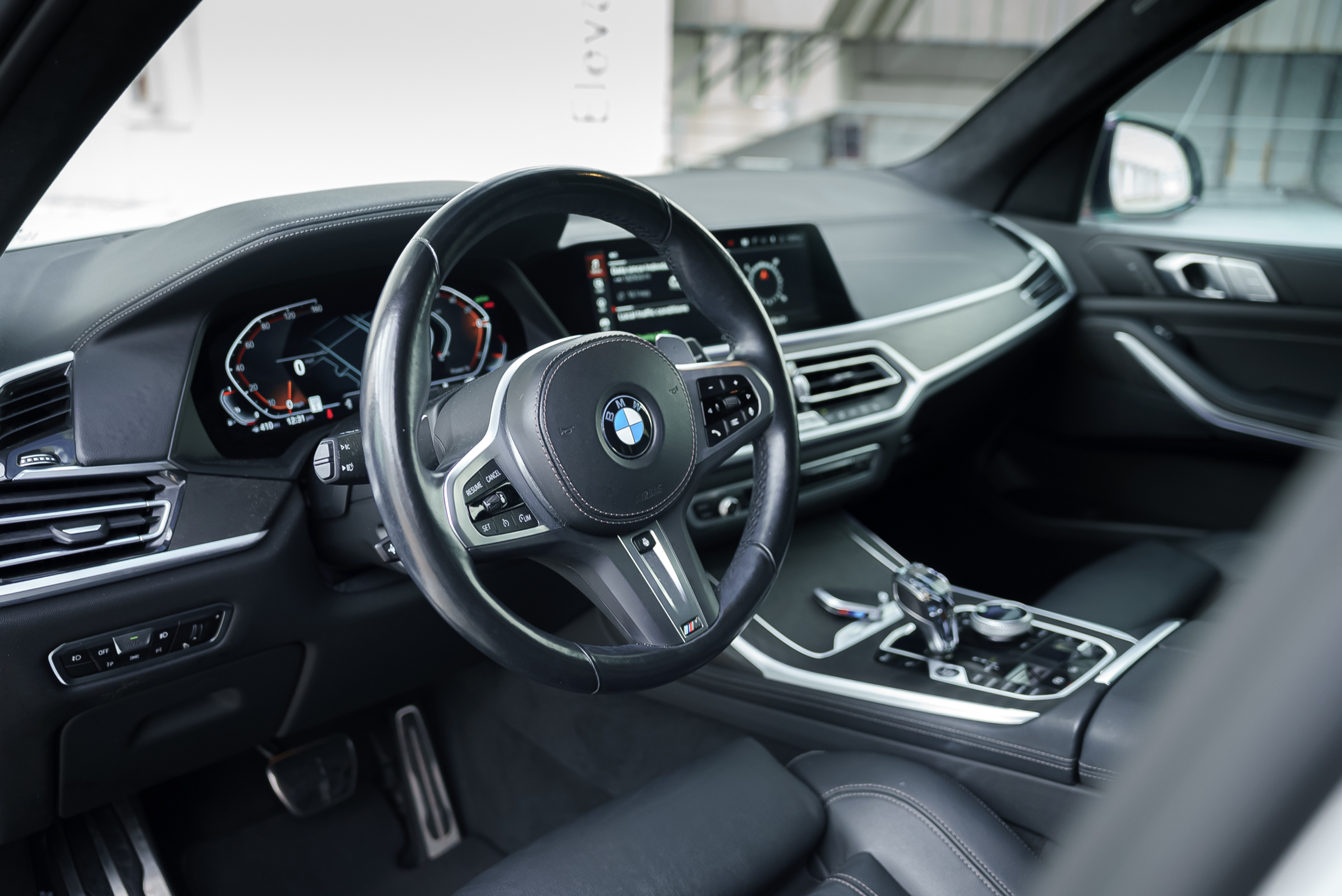 BMW X7 White 2021 — photo 7