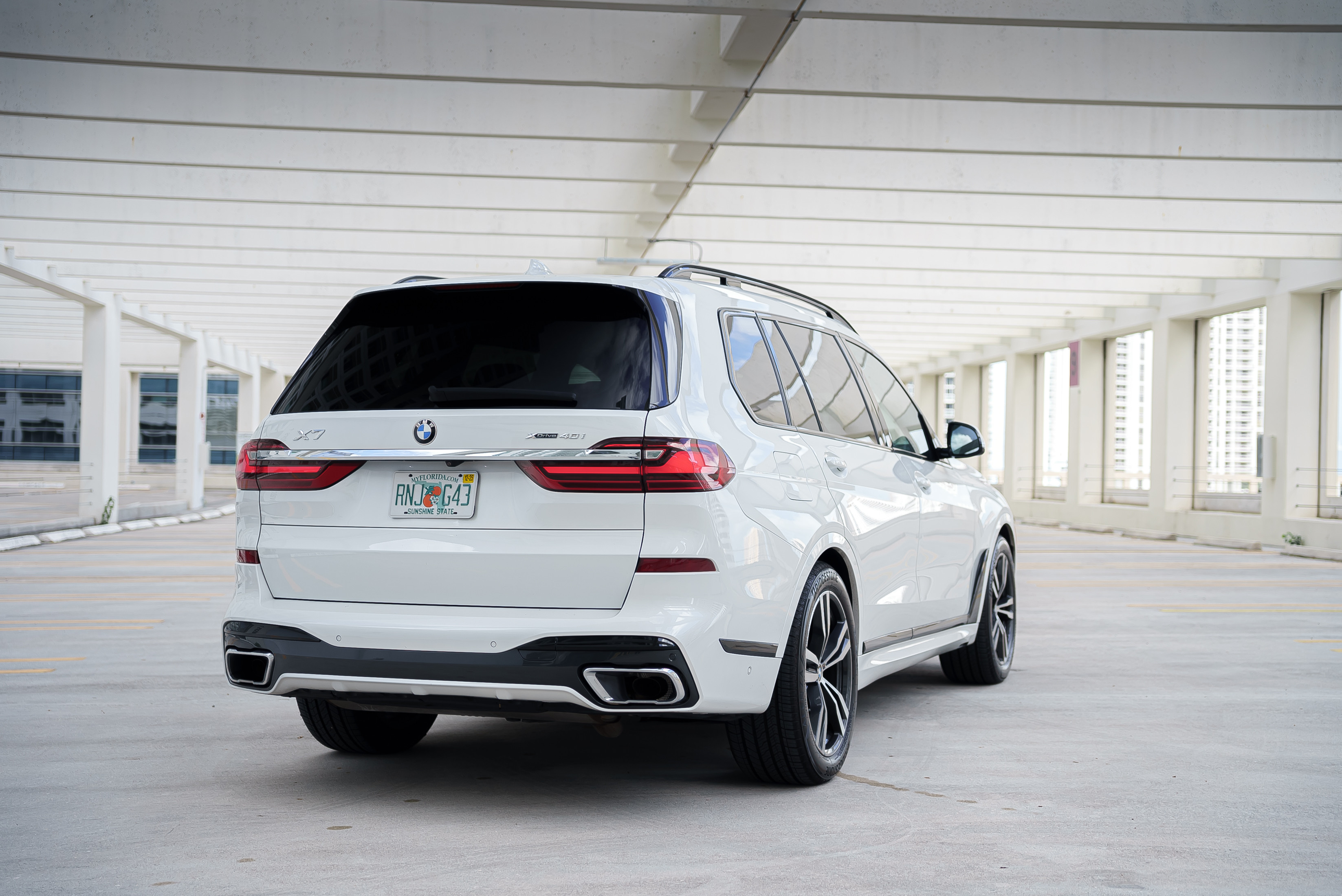 BMW X7 White 2021 — photo 9