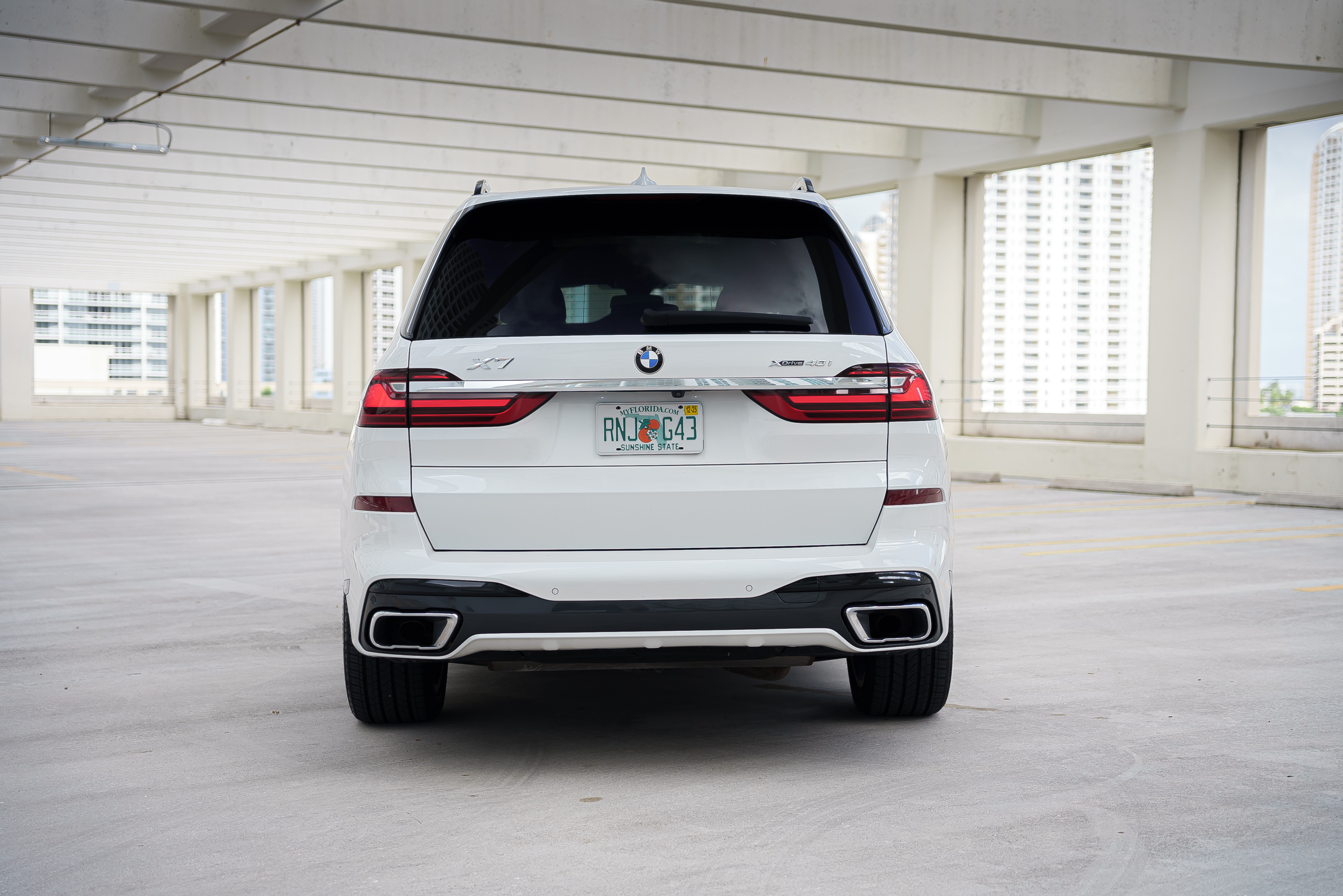 BMW X7 White 2021 — photo 10