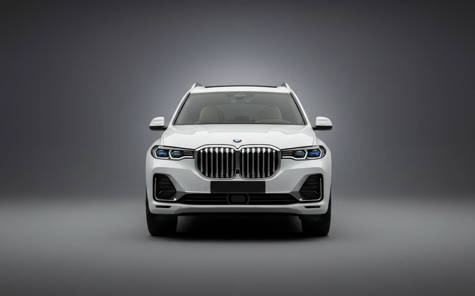 BMW X7 White 2023 — exterior side view