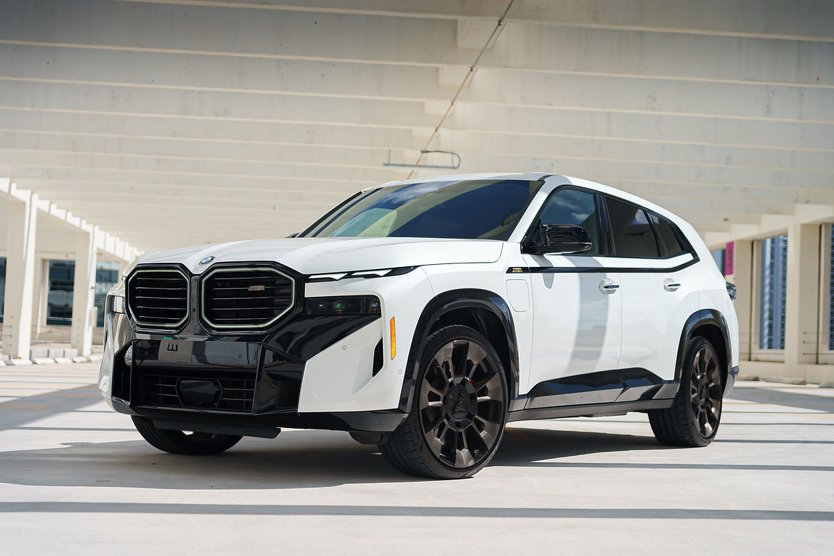 BMW XM White 2023 — interior dashboard
