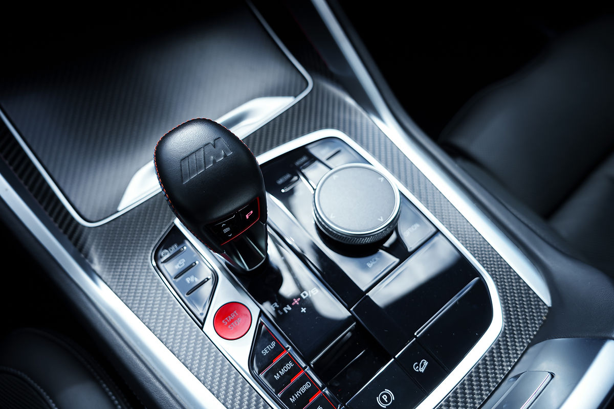 BMW XM White 2023 — photo 6