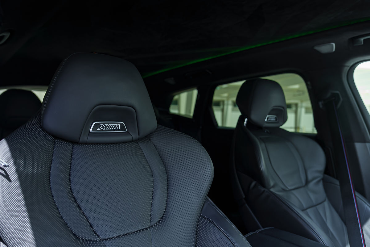 BMW XM White 2023 — photo 8