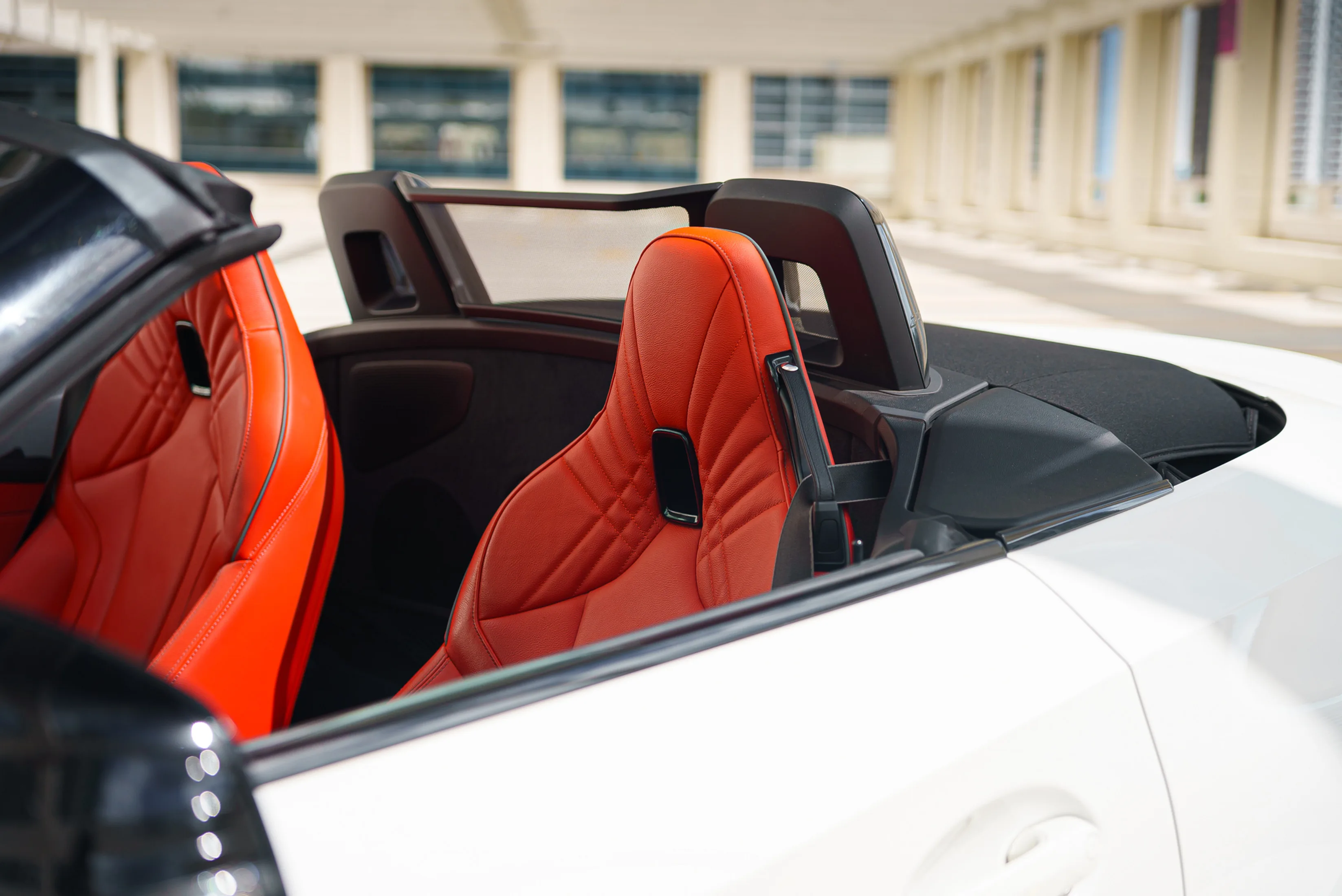 BMW Z4 White — exterior side view