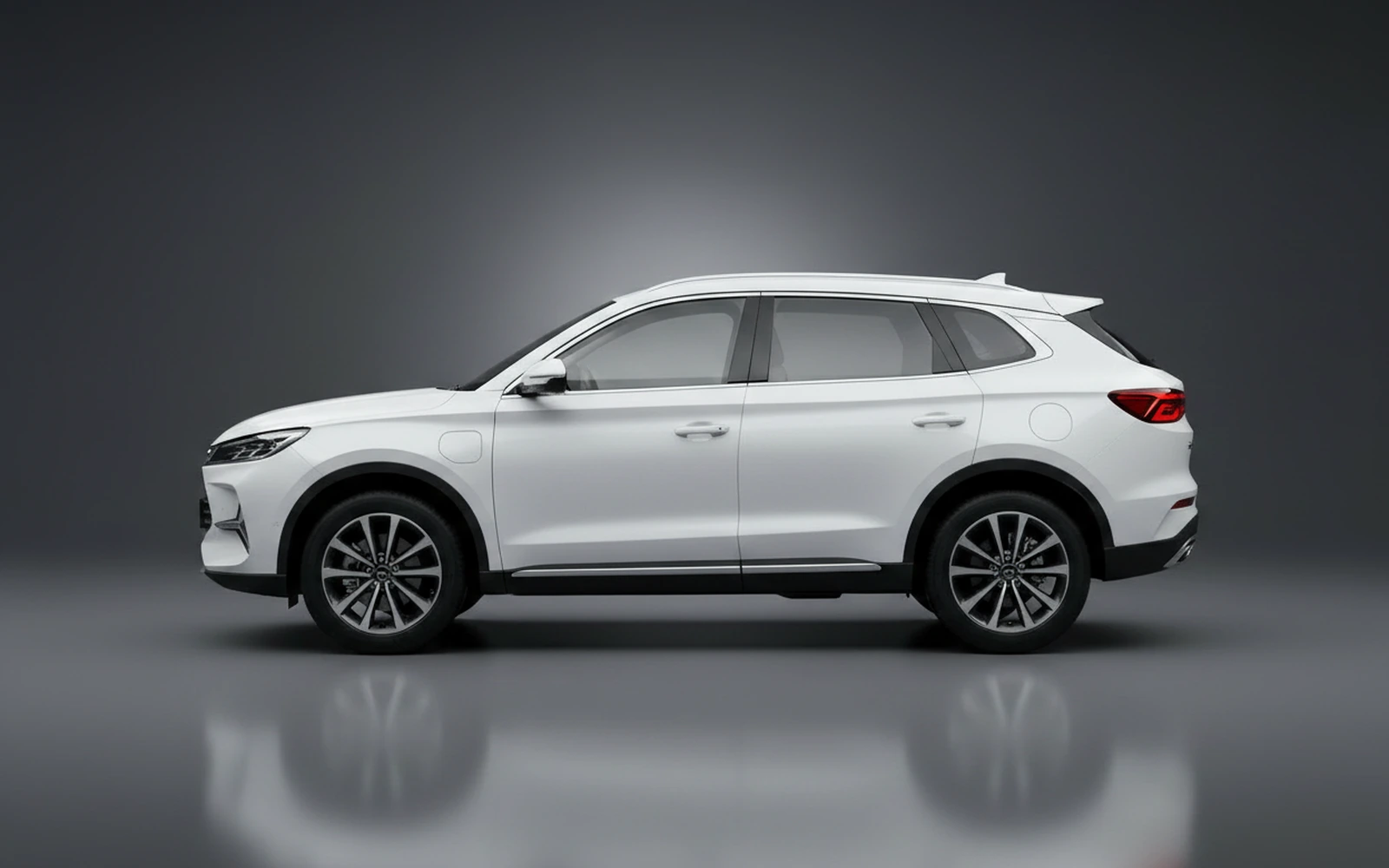 Byd Song White 2025 — exterior rear view