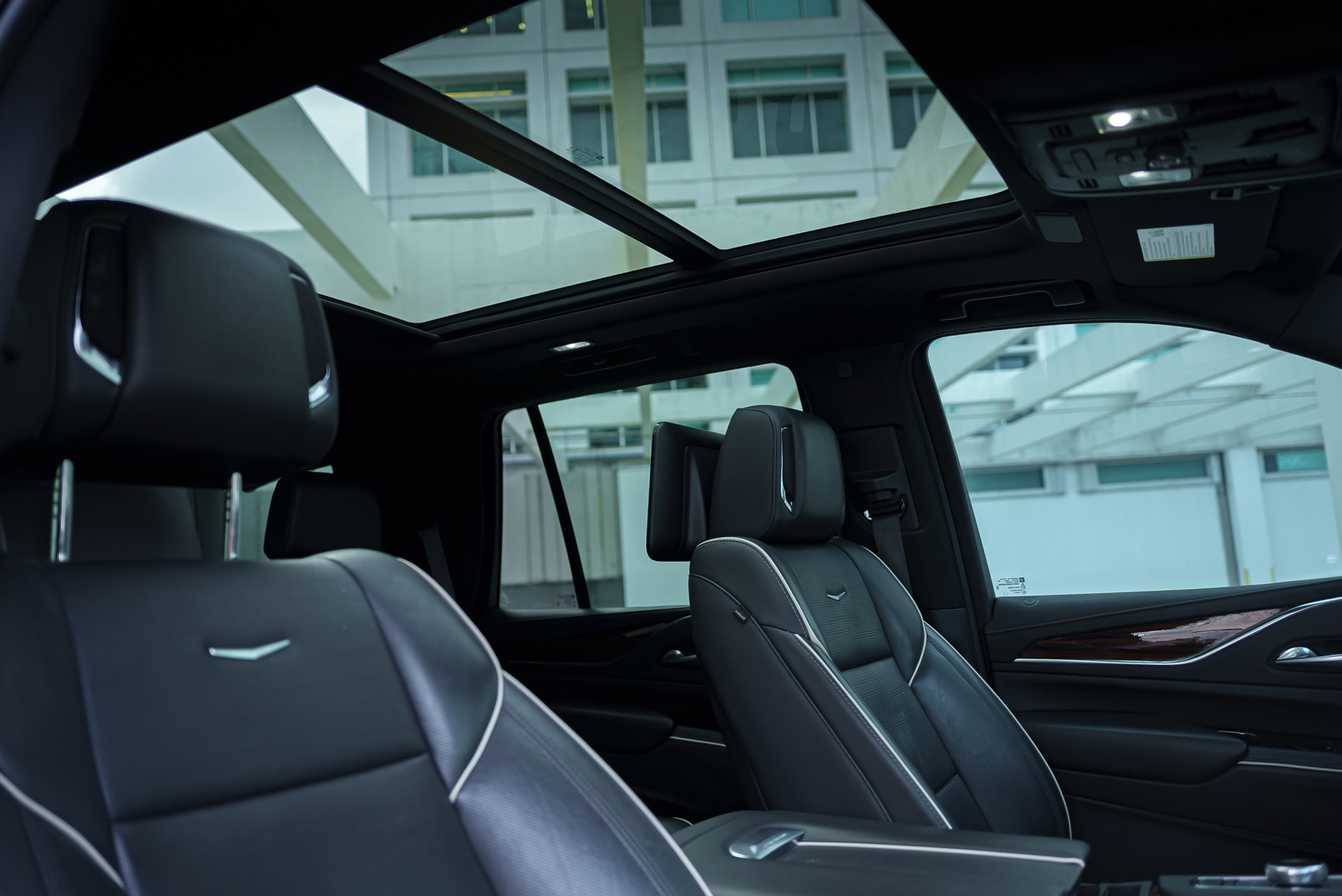 Cadillac Escalade Black 2021 — interior dashboard