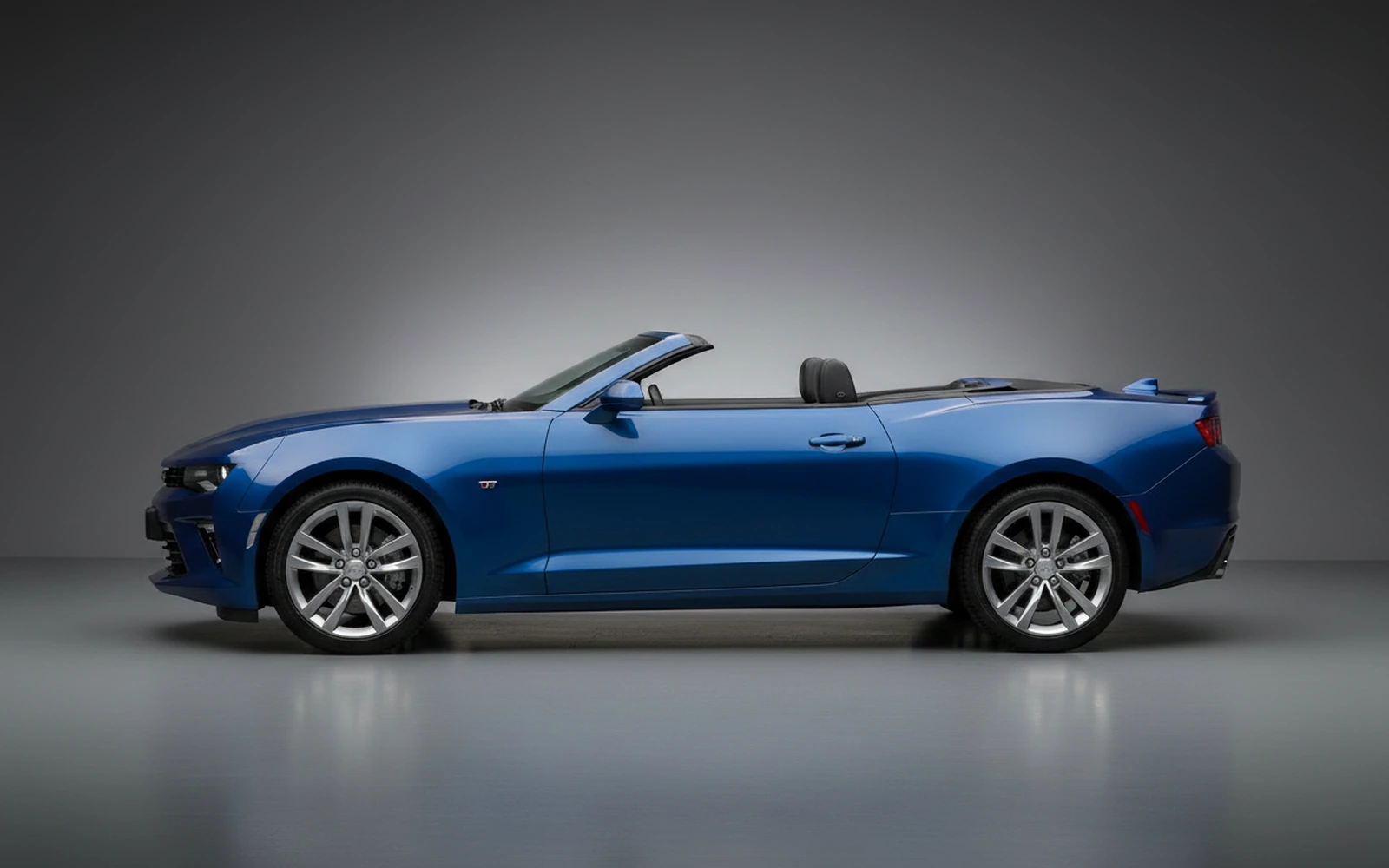 Chevrolet Camaro Convertible Blue 2022 — exterior rear view