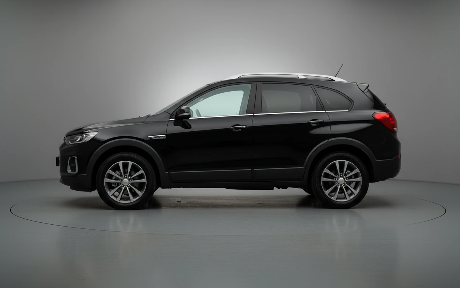 Chevrolet Captiva Black 2023 — exterior rear view