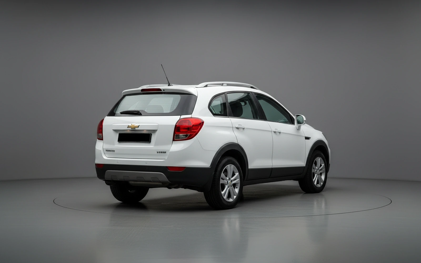 Chevrolet Captiva White 2023 — interior dashboard