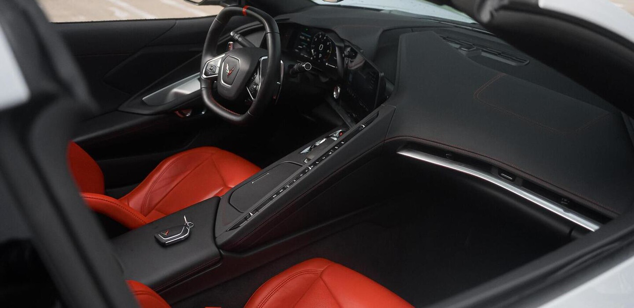 Chevrolet Corvette Stingray Black 2023 — photo 14