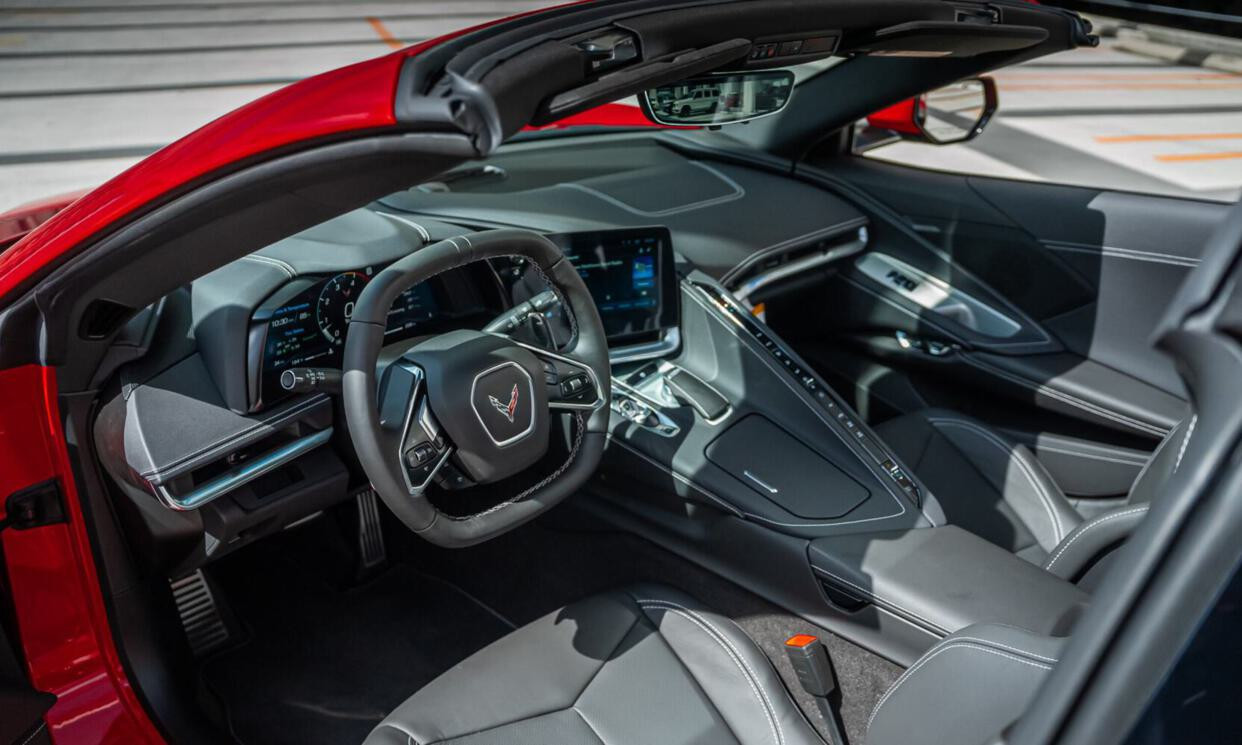 Chevrolet Corvette Stingray Convertible White 2024 — exterior side view