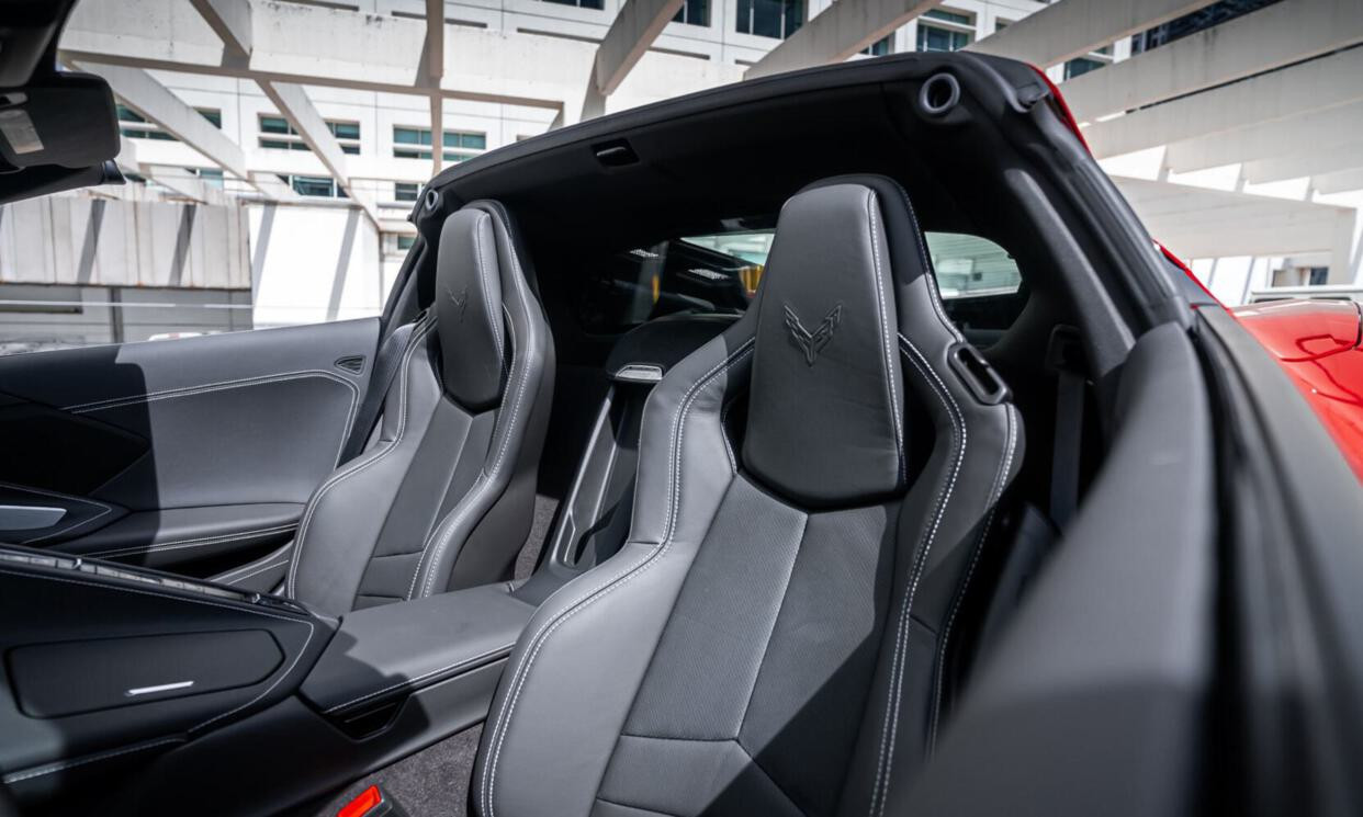 Chevrolet Corvette Stingray Convertible White 2024 — interior seats