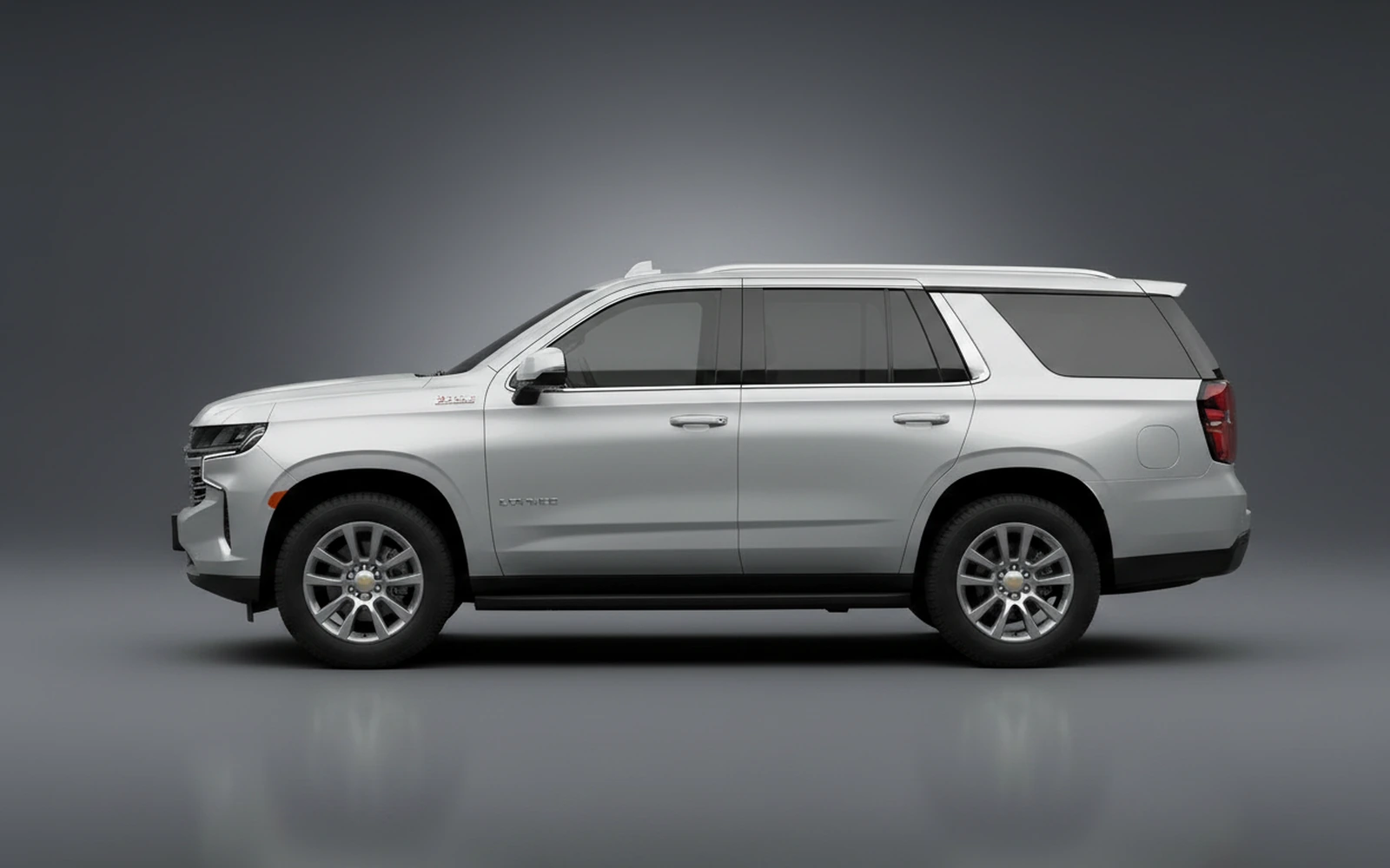 Chevrolet Tahoe Silver 2024 — exterior rear view