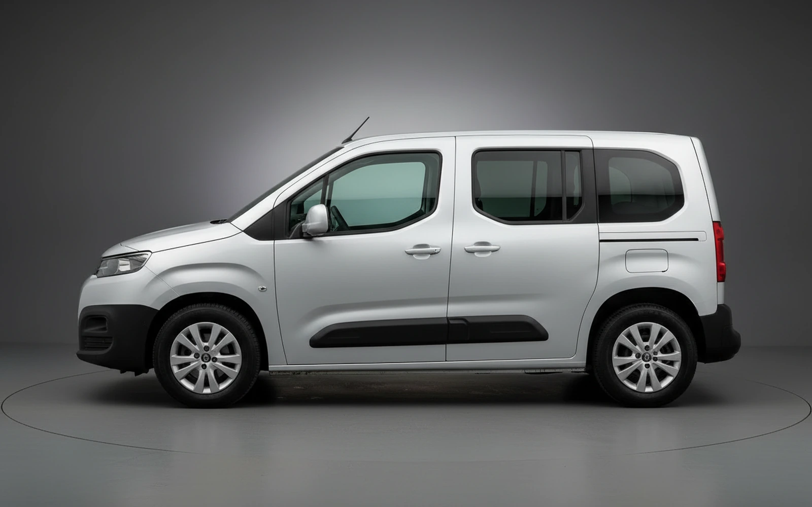 Citroen Berlingo Berlingo Long Manual Silver 2026 — exterior rear view