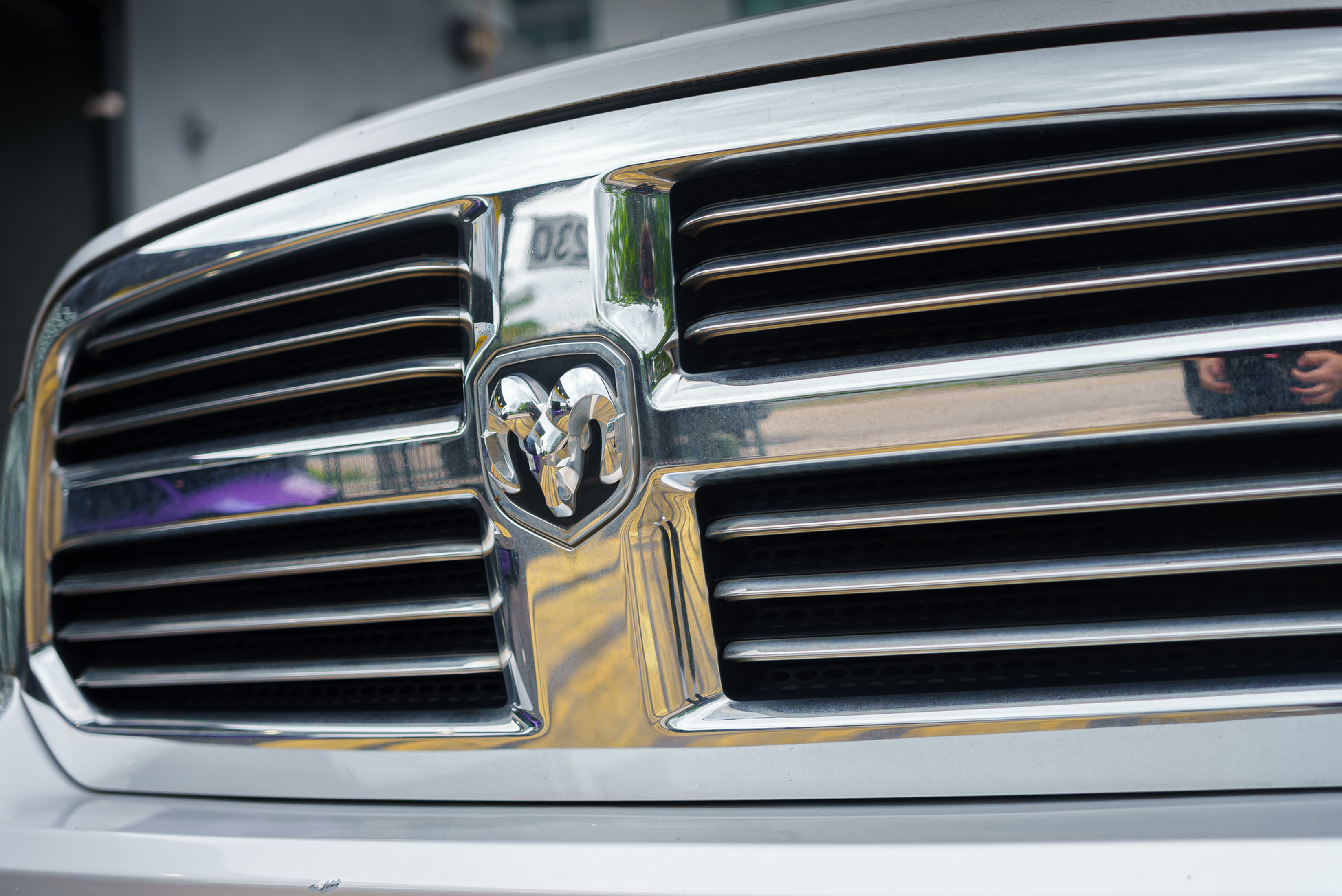 Dodge Ram 1500 Hemi V8 Black — interior seats