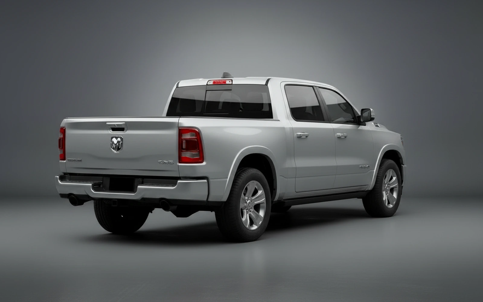 Dodge Ram 1500 Hemi V8 Plata 2022 — interior dashboard